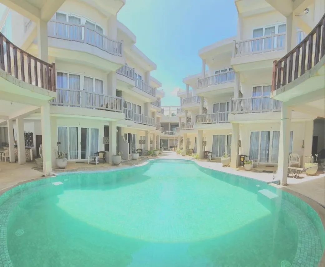 Swimming pool in Hotel Blue Note