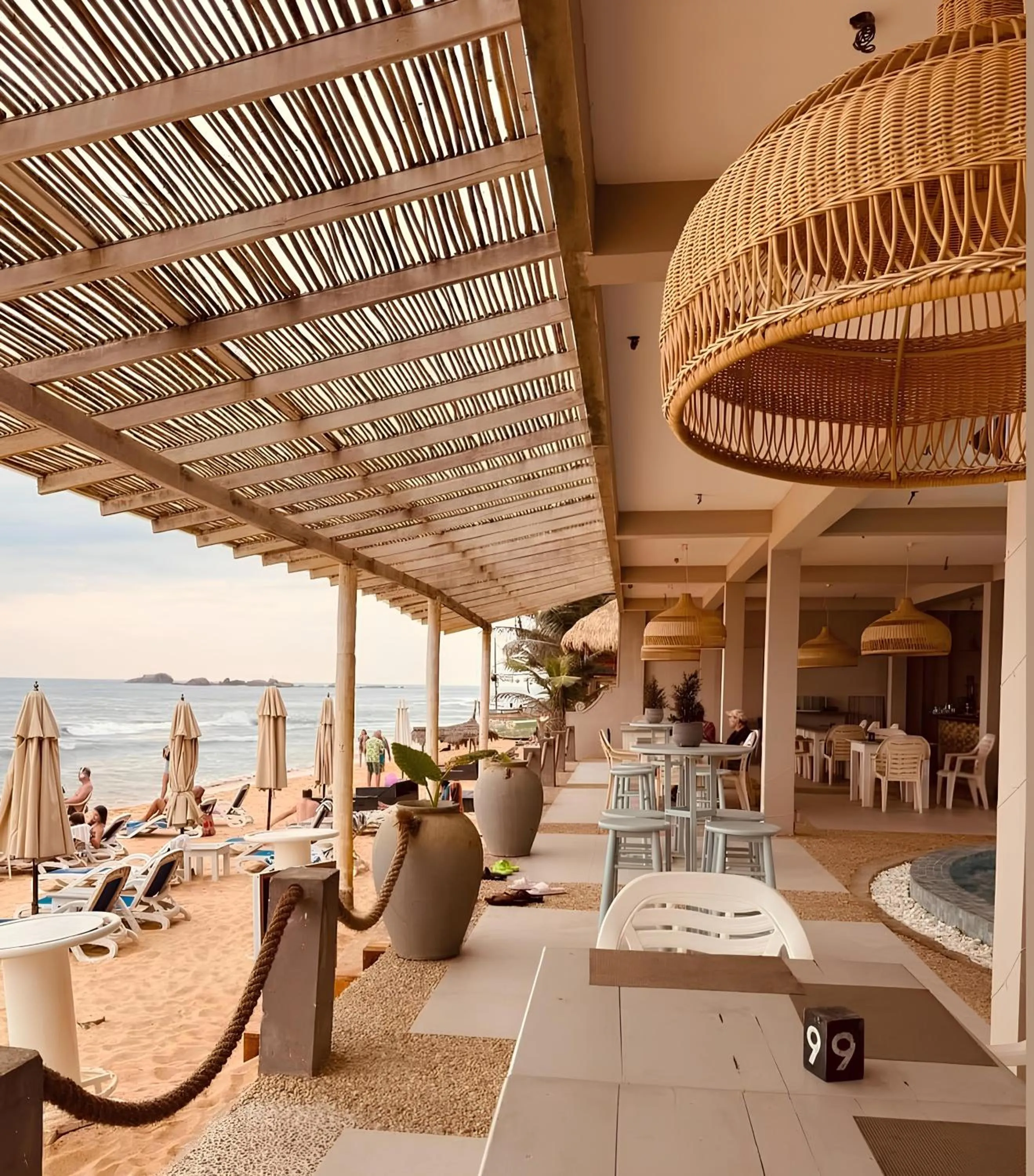 Restaurant/places to eat in Hotel Blue Note