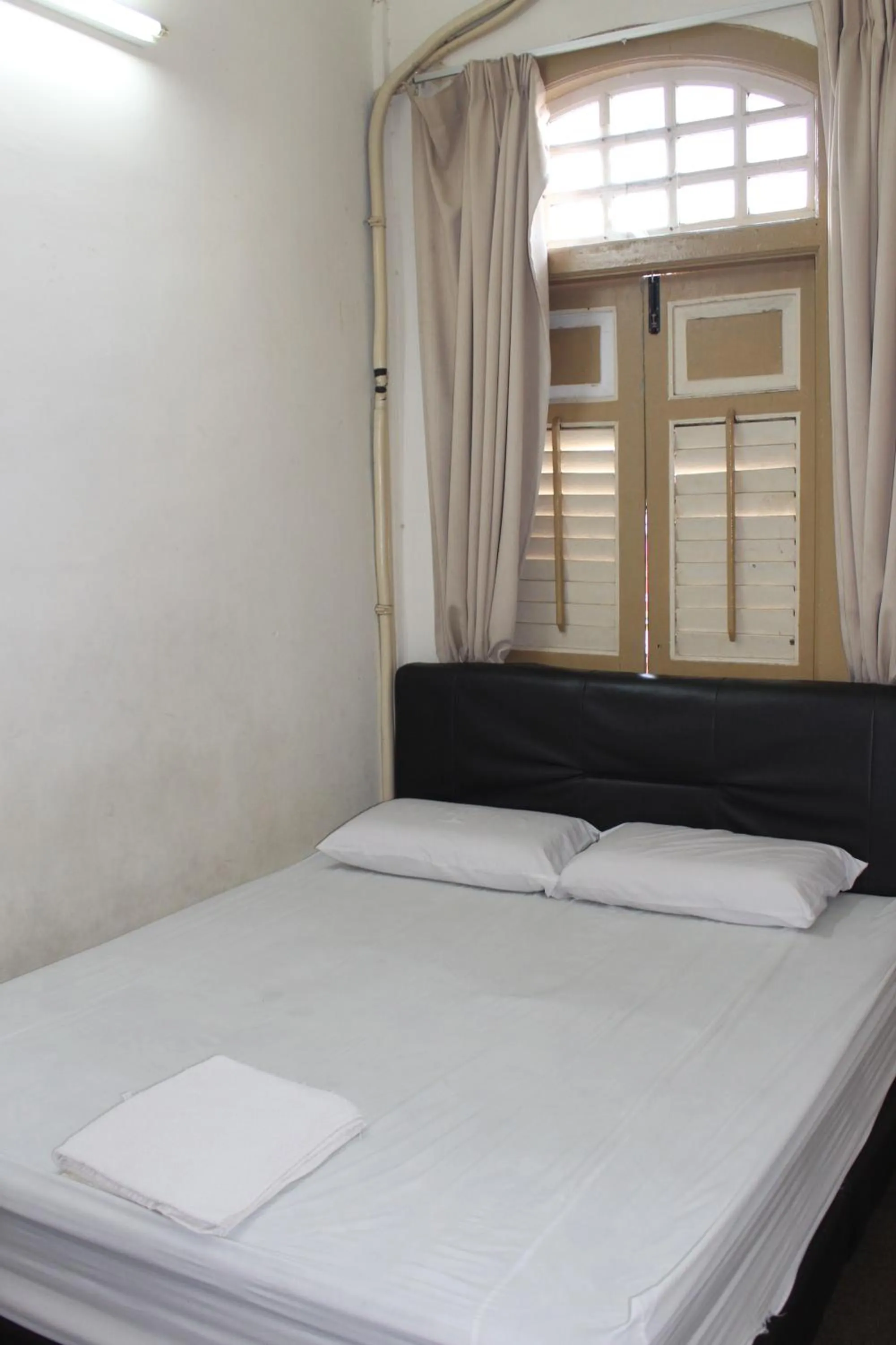 Photo of the whole room, Bed in Old Penang Hotel - Trang Road