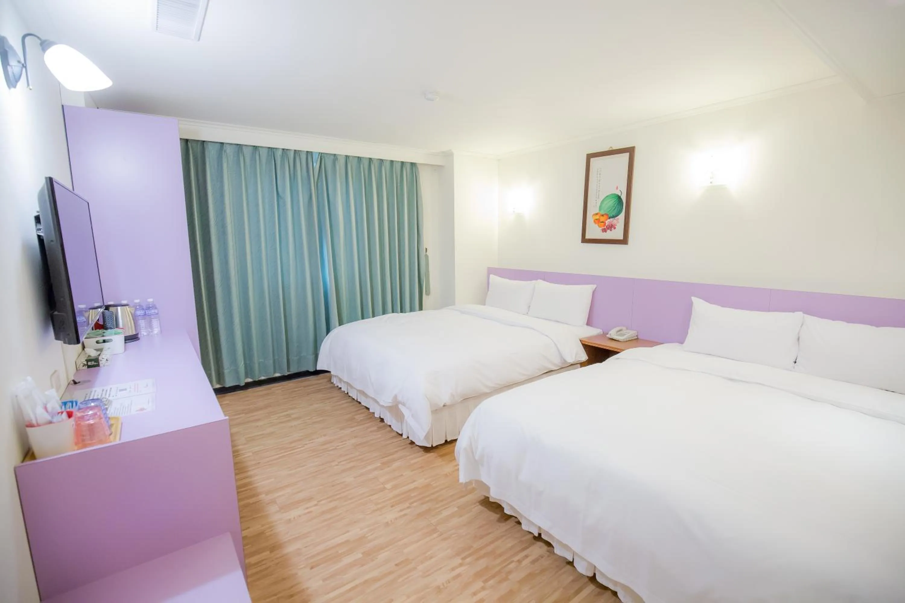 Photo of the whole room, Bed in Apple Hotel