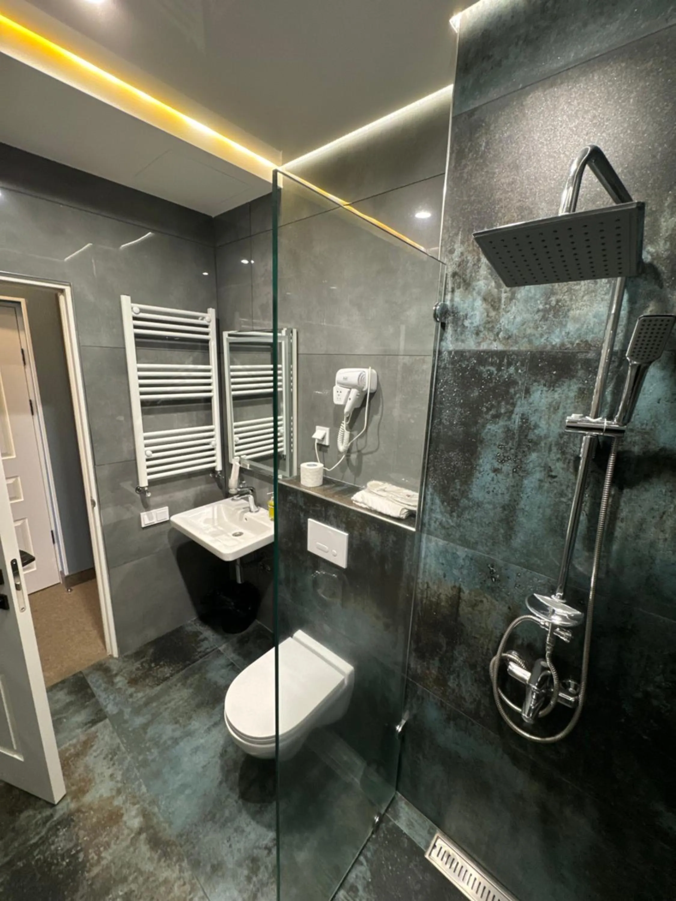 Shower in Aragats Hotel