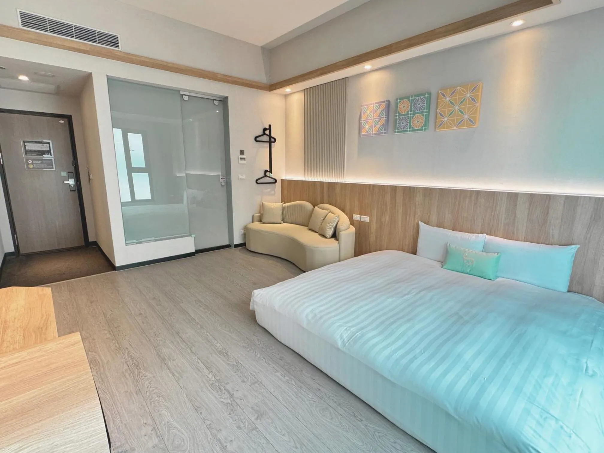 Photo of the whole room, Bed in Hotel Liyaou