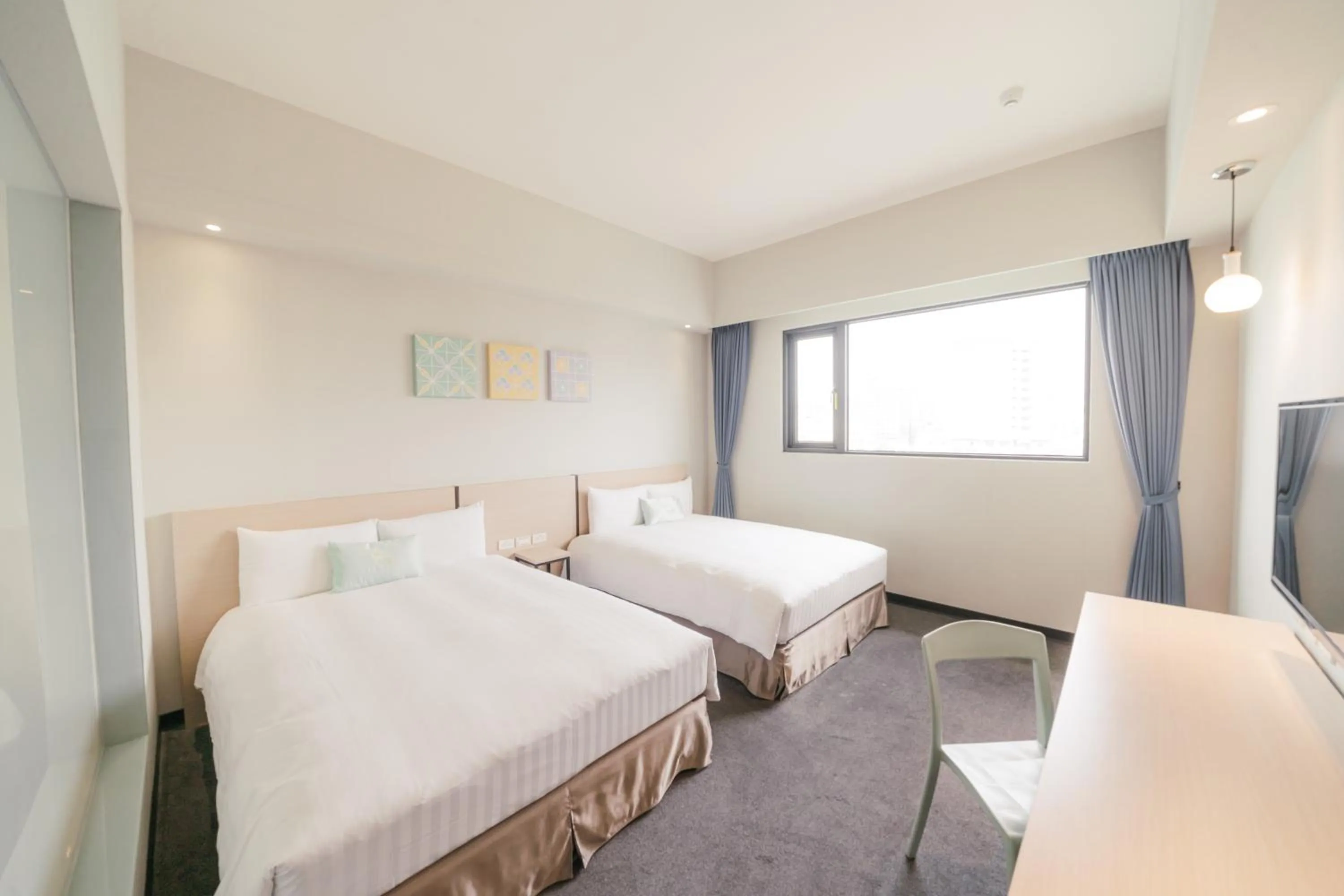 Photo of the whole room, Bed in Hotel Liyaou