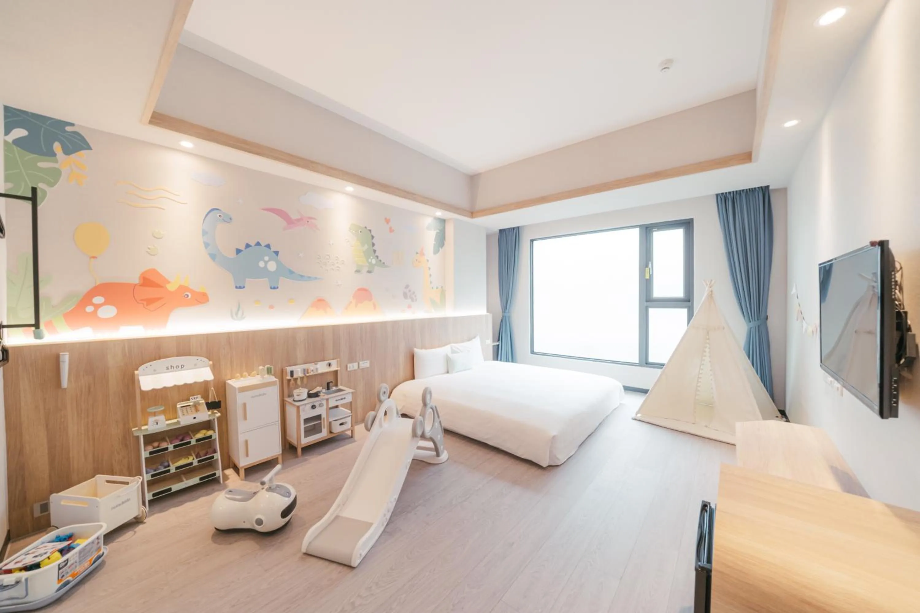 Children play ground, Bed in Hotel Liyaou