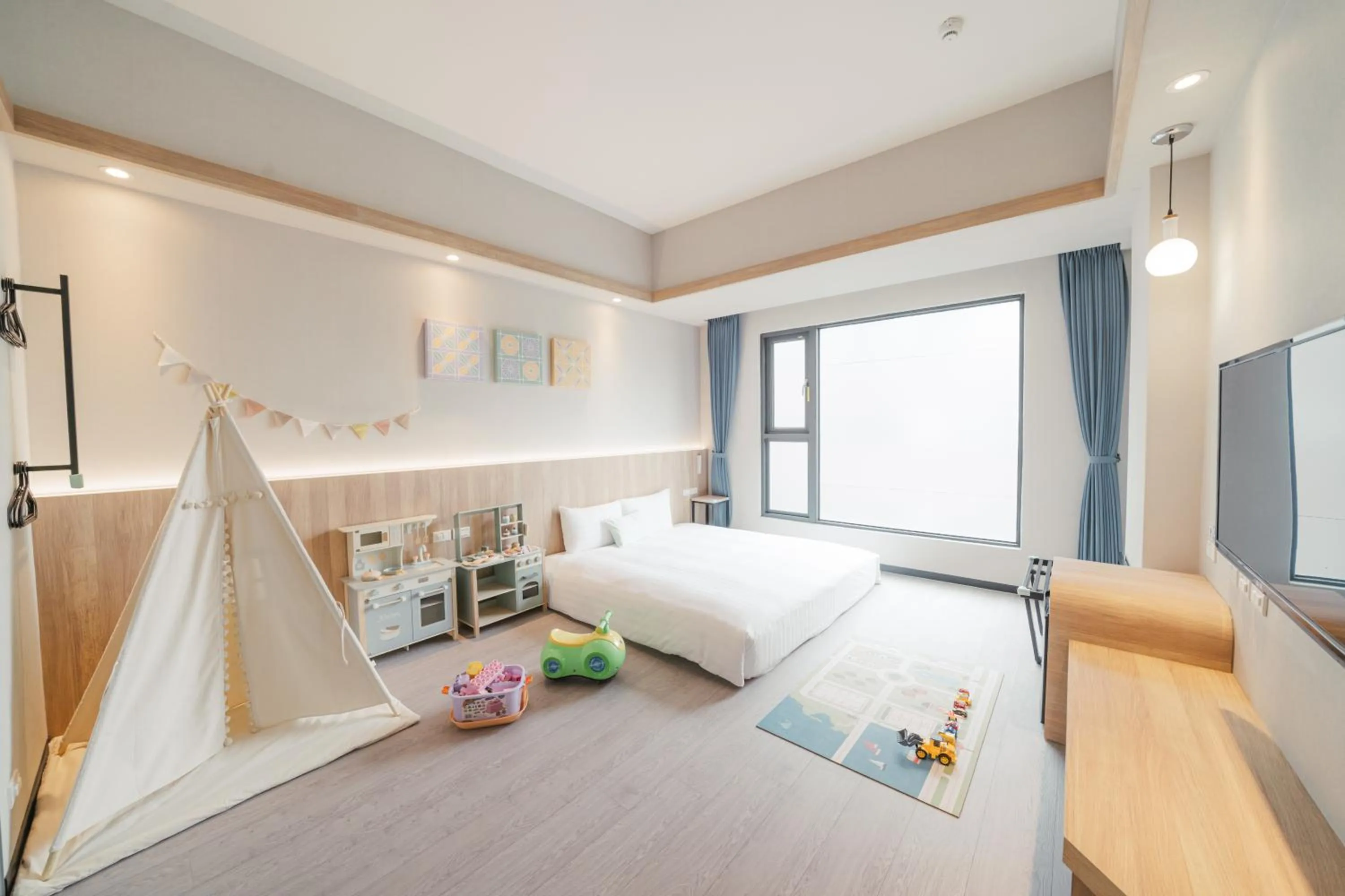 Children play ground, Bed in Hotel Liyaou