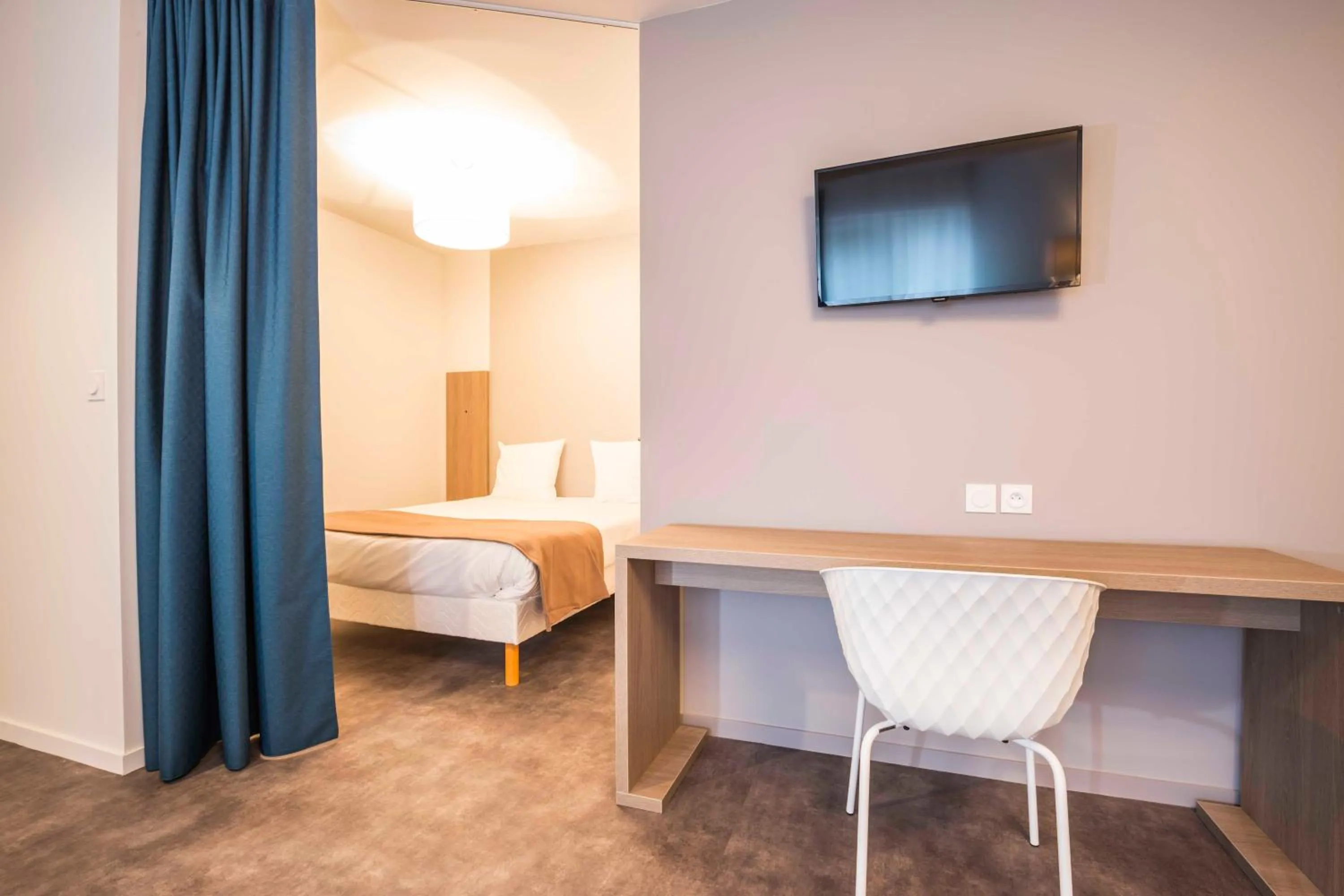 TV and multimedia, Bed in Aparthotel Adagio Access Saint Nazaire