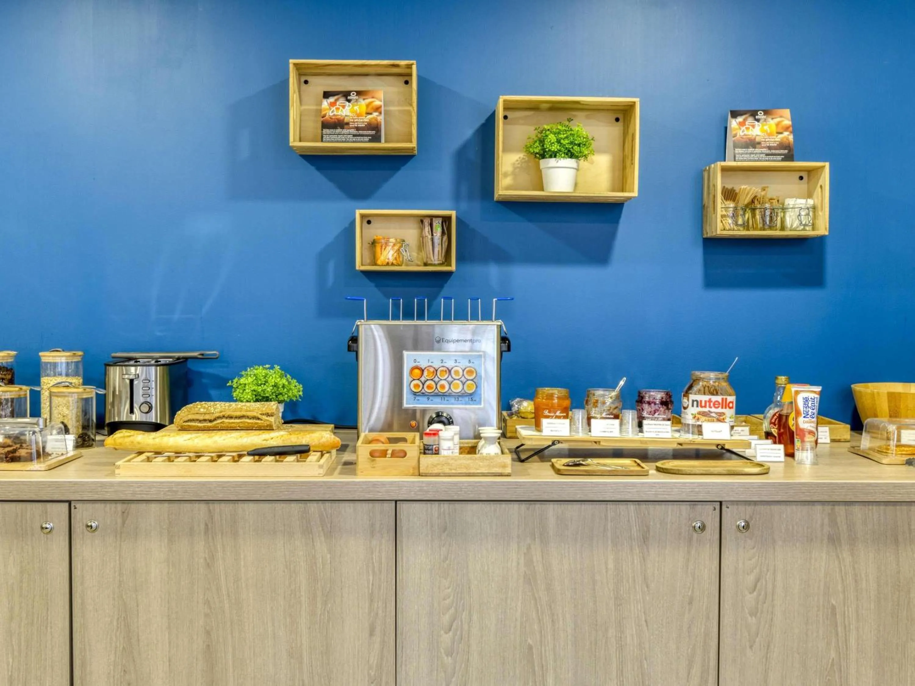 Breakfast in Aparthotel Adagio Access Saint Nazaire