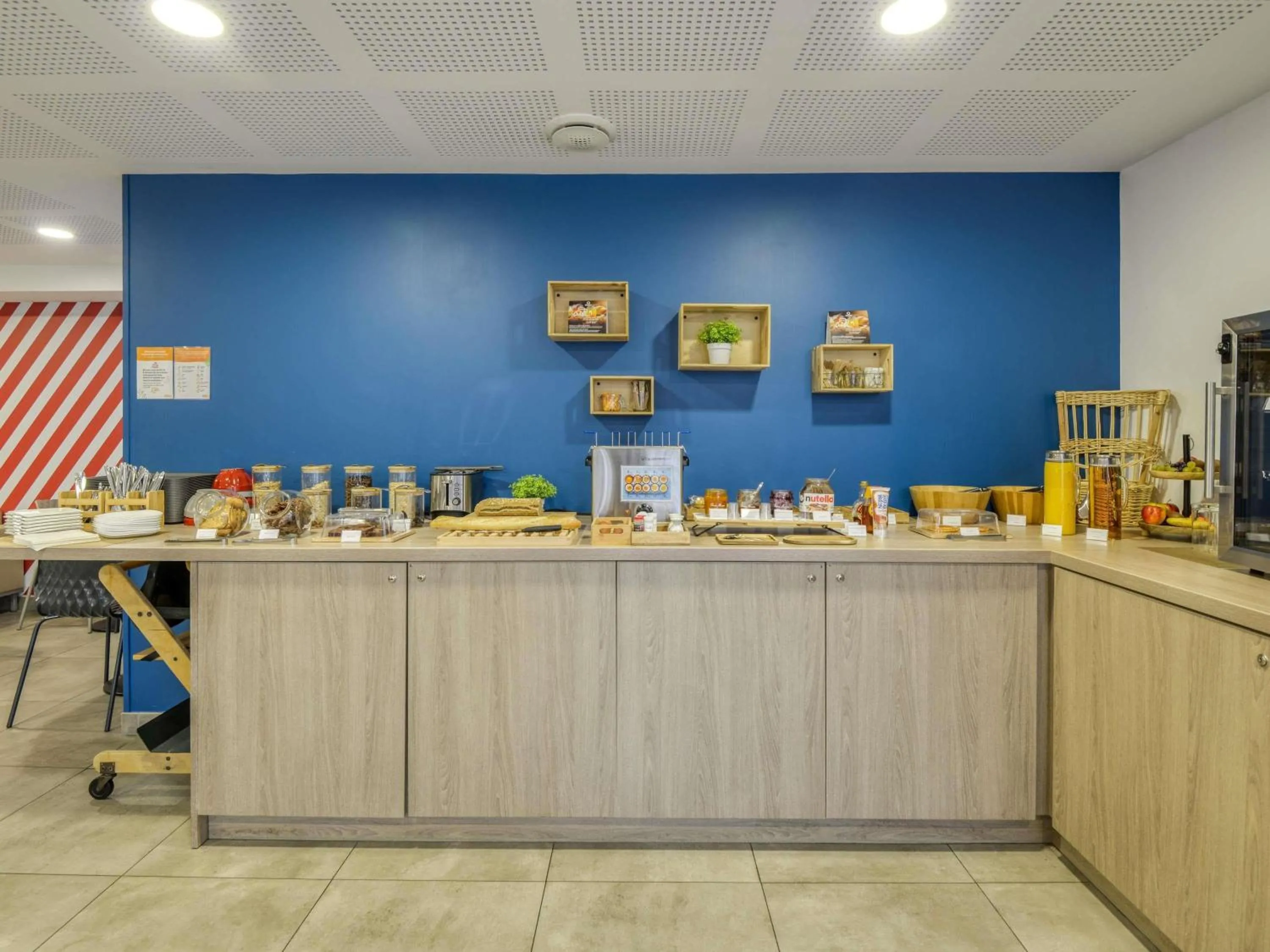 Breakfast in Aparthotel Adagio Access Saint Nazaire