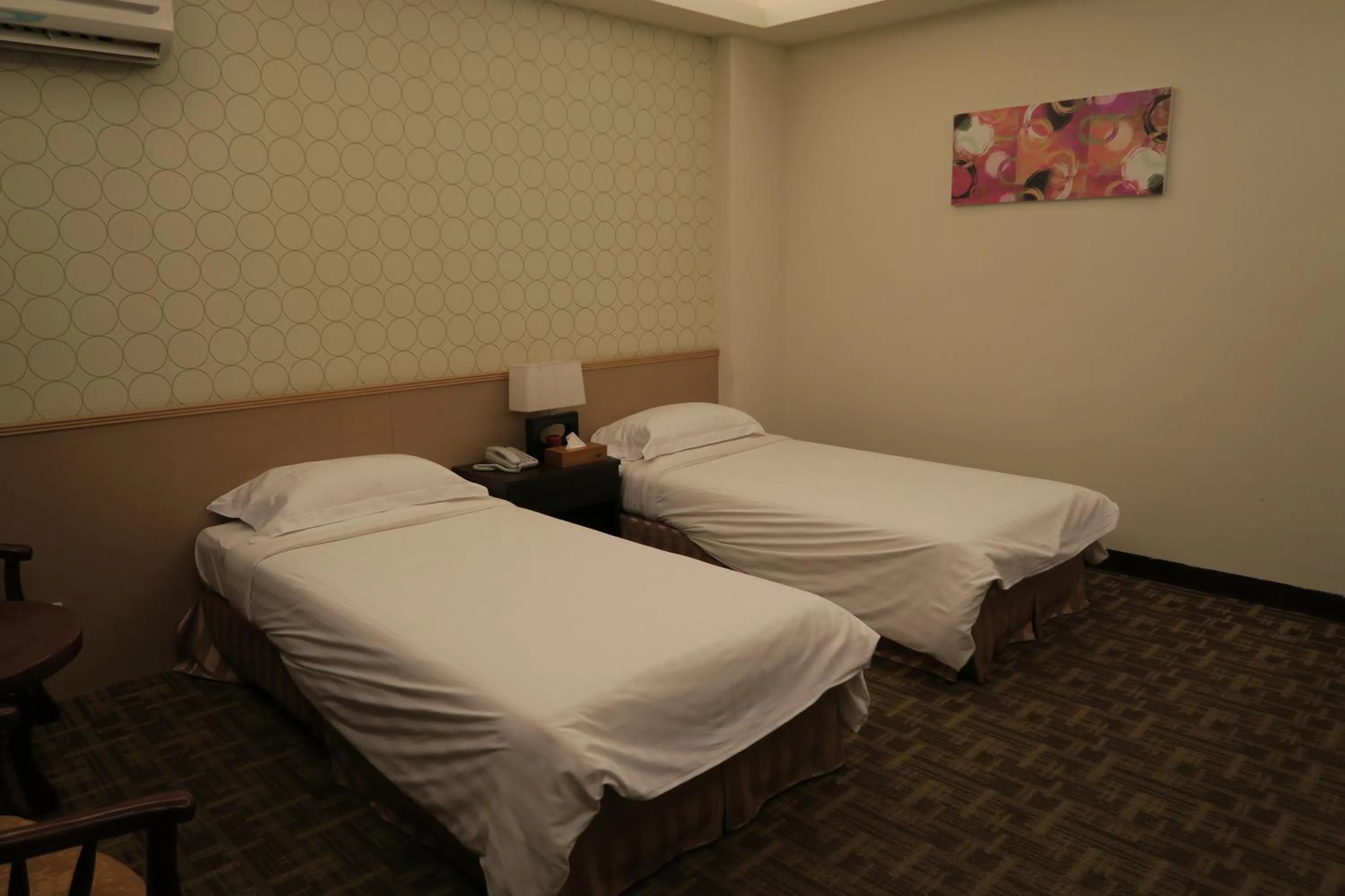 Photo of the whole room, Bed in Moon Villa