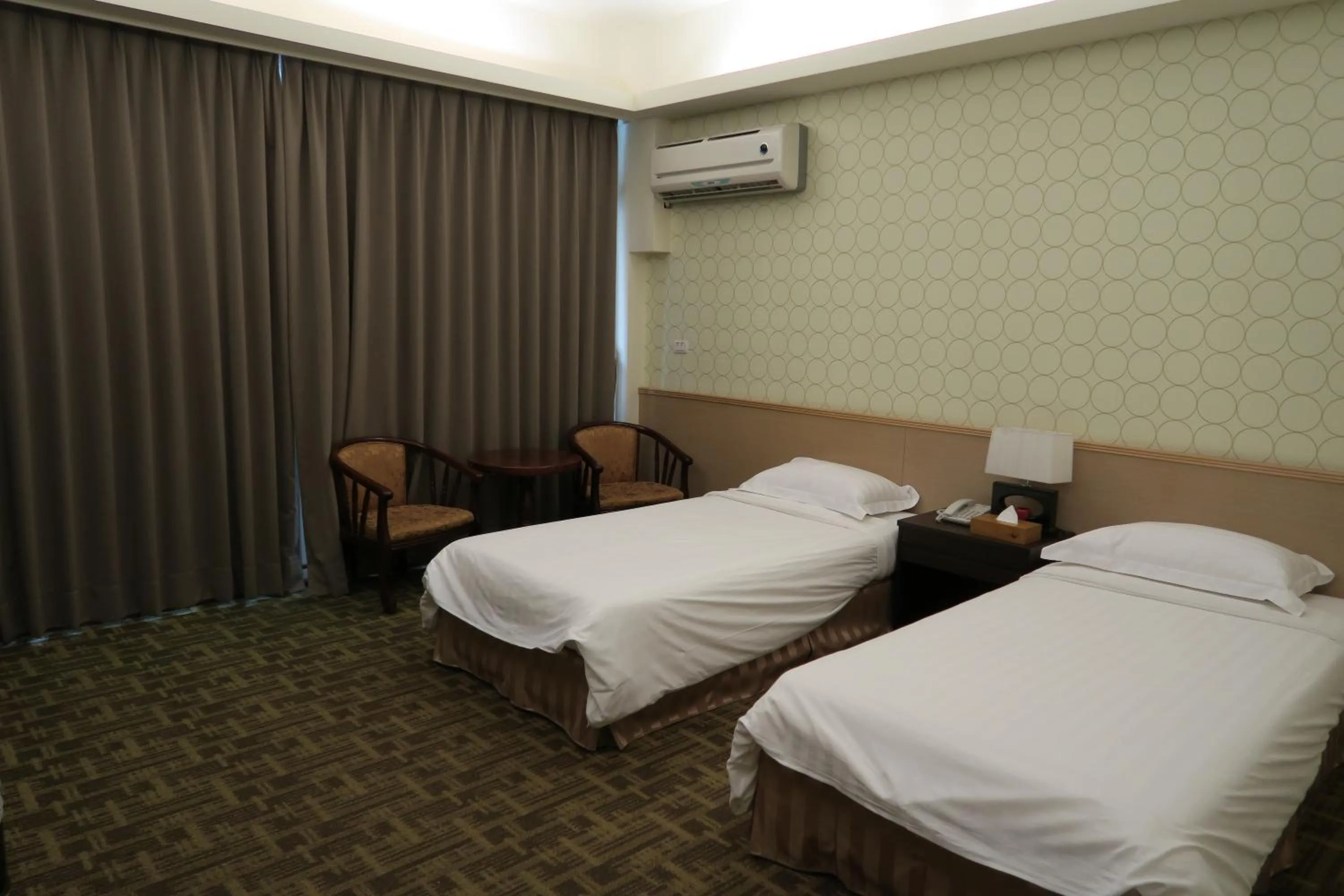 Summer, Bed in Moon Villa