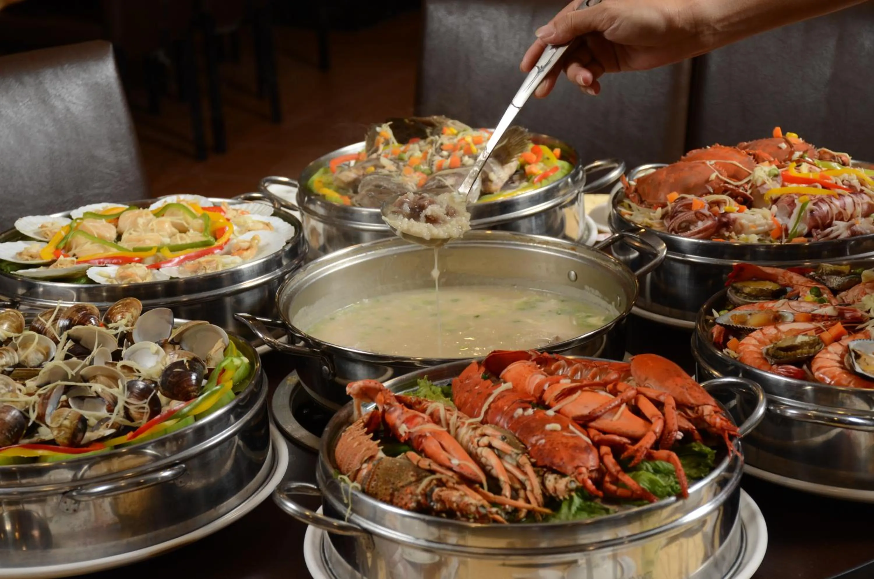 Restaurant/places to eat in Moon Villa