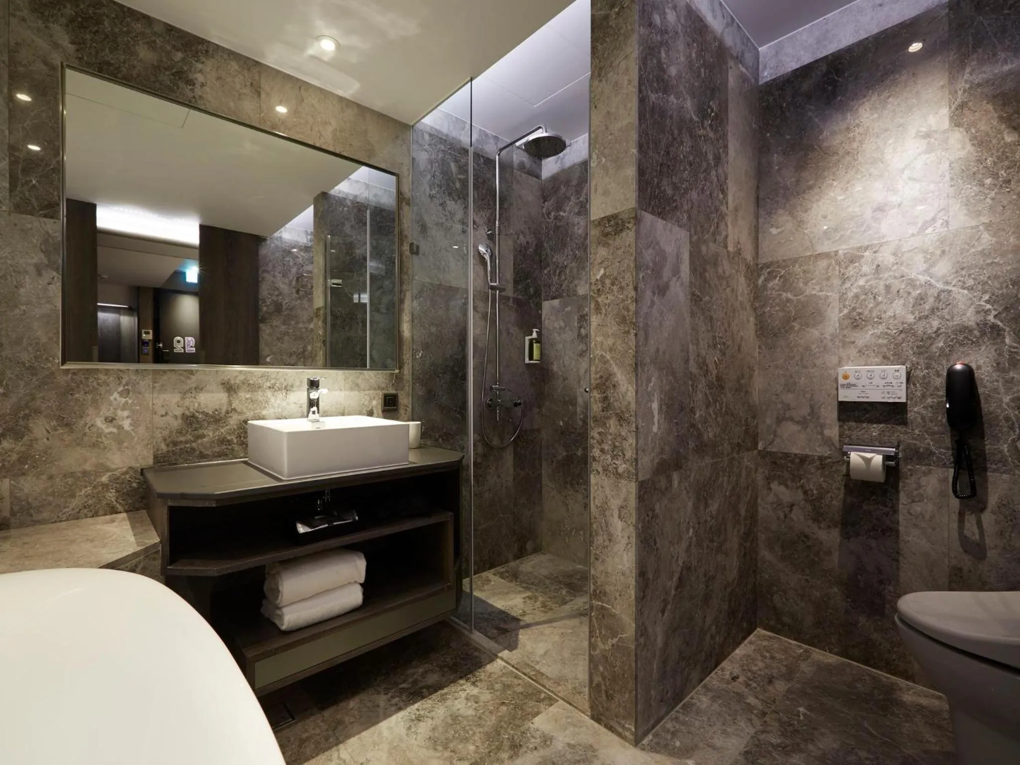 Shower in At Home Hotel Ximen