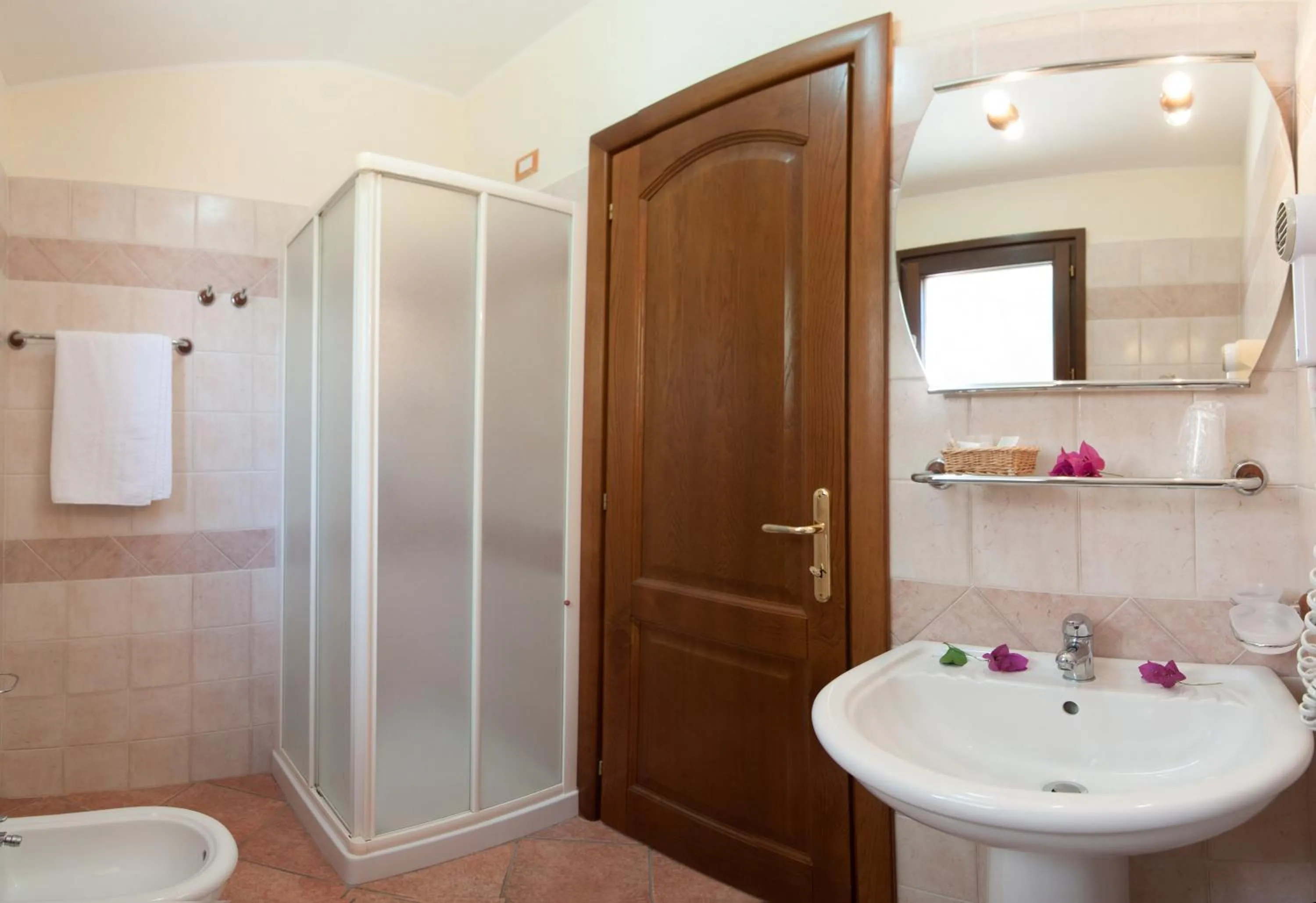 Shower in I Ginepri Hotel