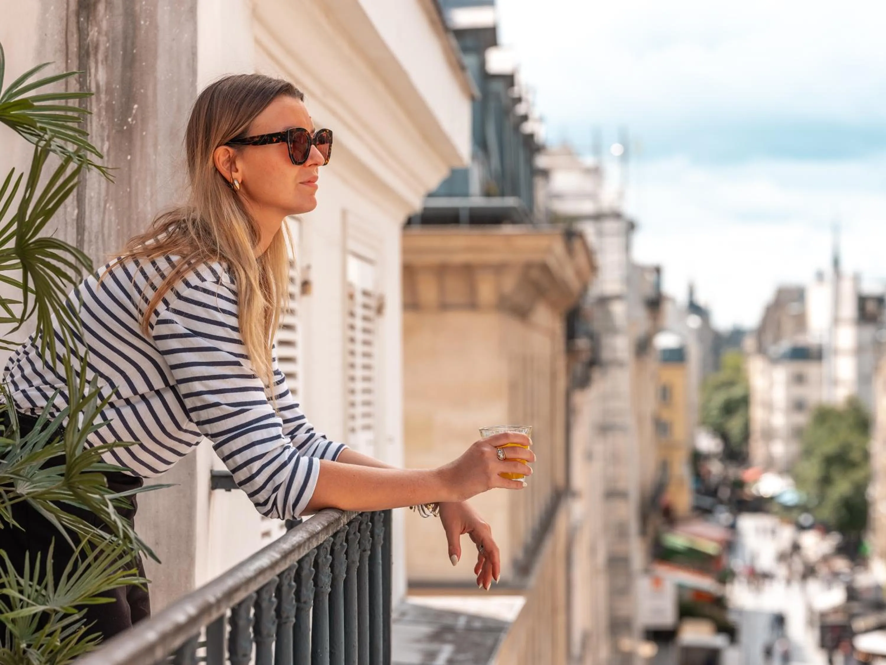 Facade/entrance in Snob Hotel