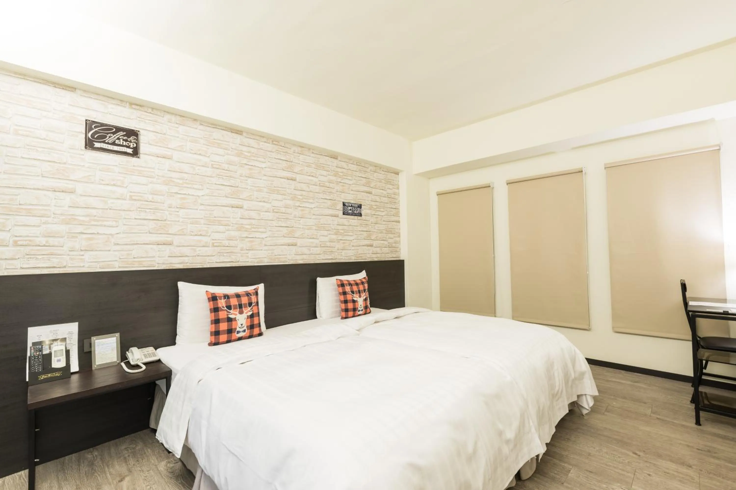 Bedroom, Bed in Home Rest Hotel