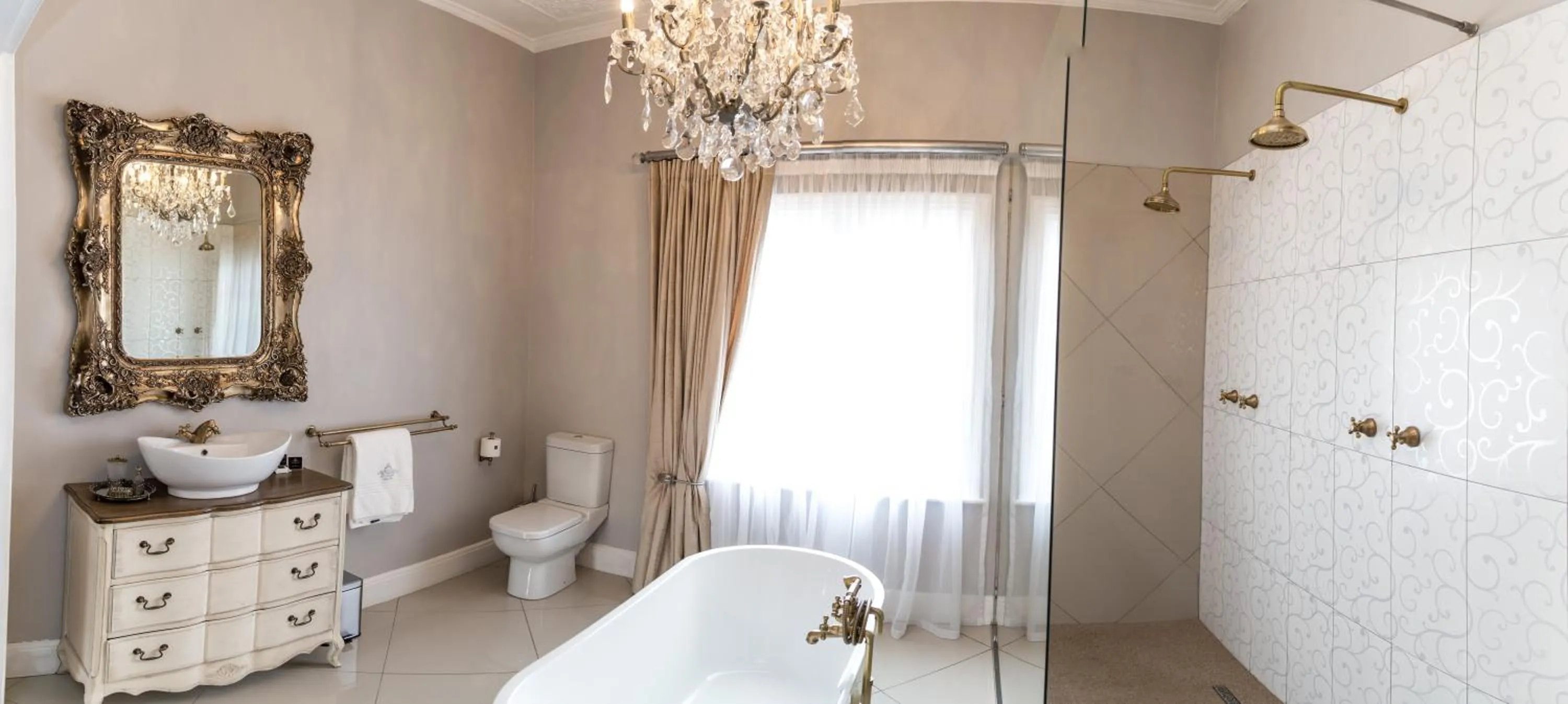 The Kingsman boutique Hotel