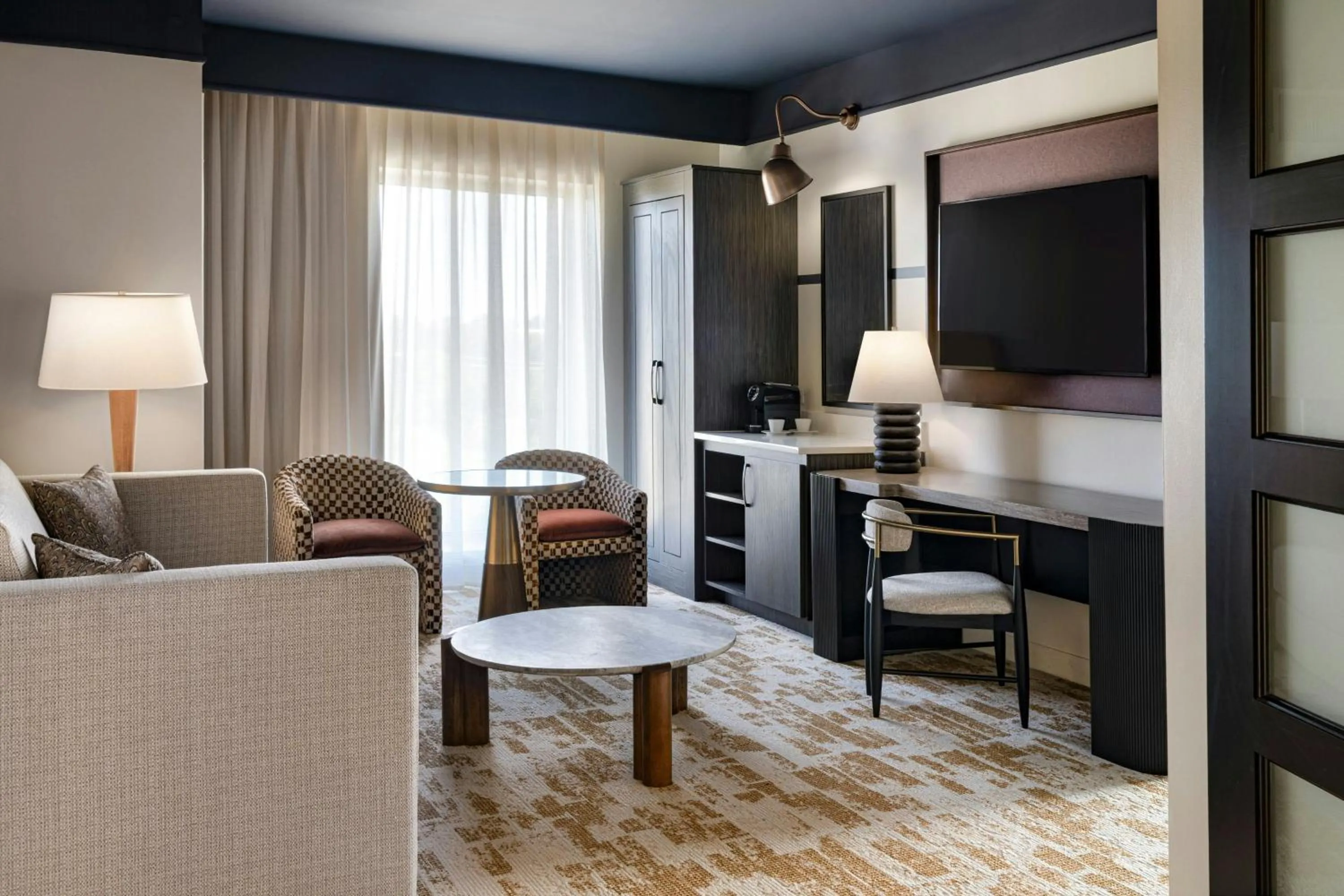 Living room in The Elmore Hotel, DFW Southlake, a Tribute Portfolio Hotel