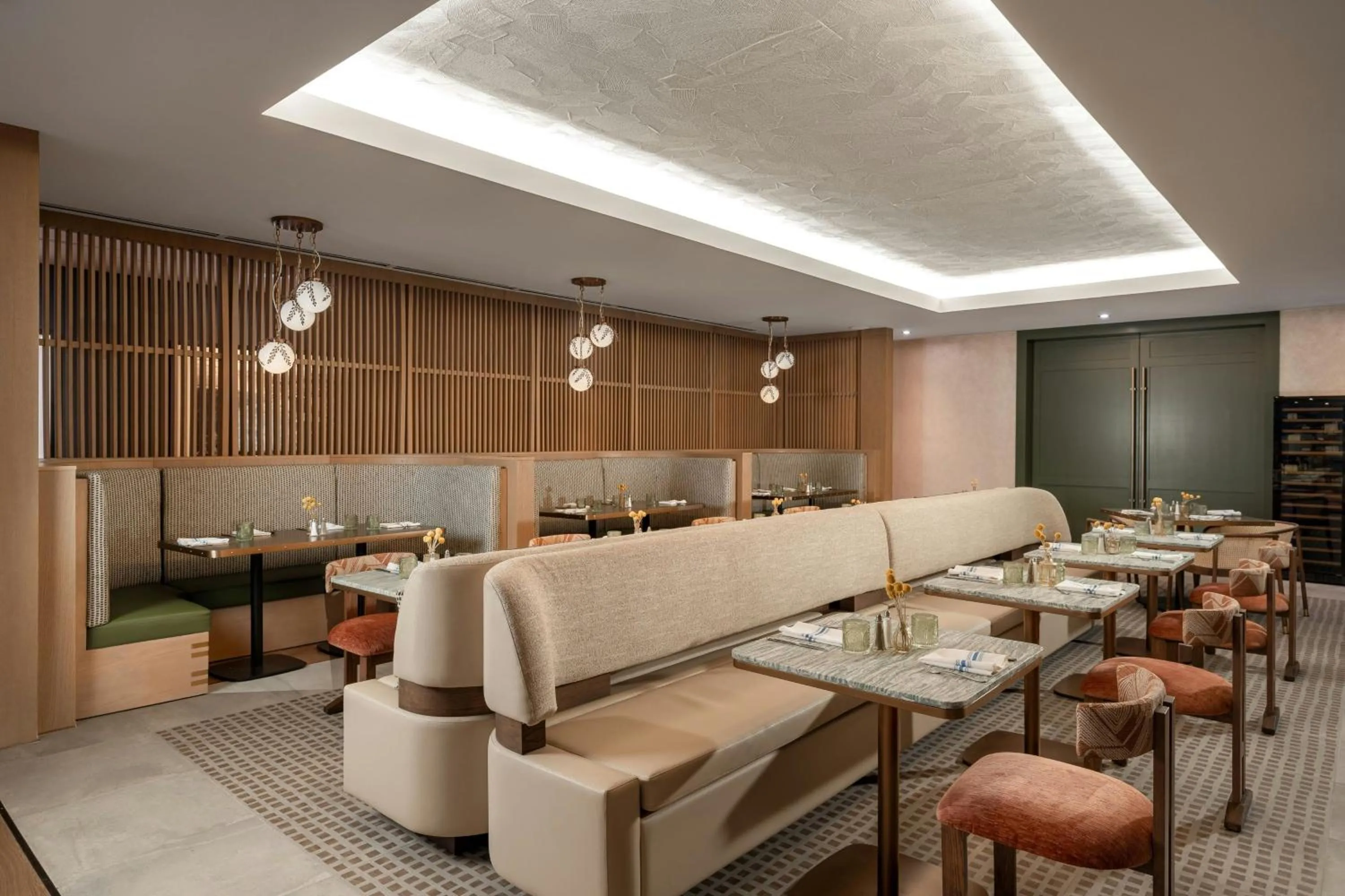 Lounge or bar in The Elmore Hotel, DFW Southlake, a Tribute Portfolio Hotel