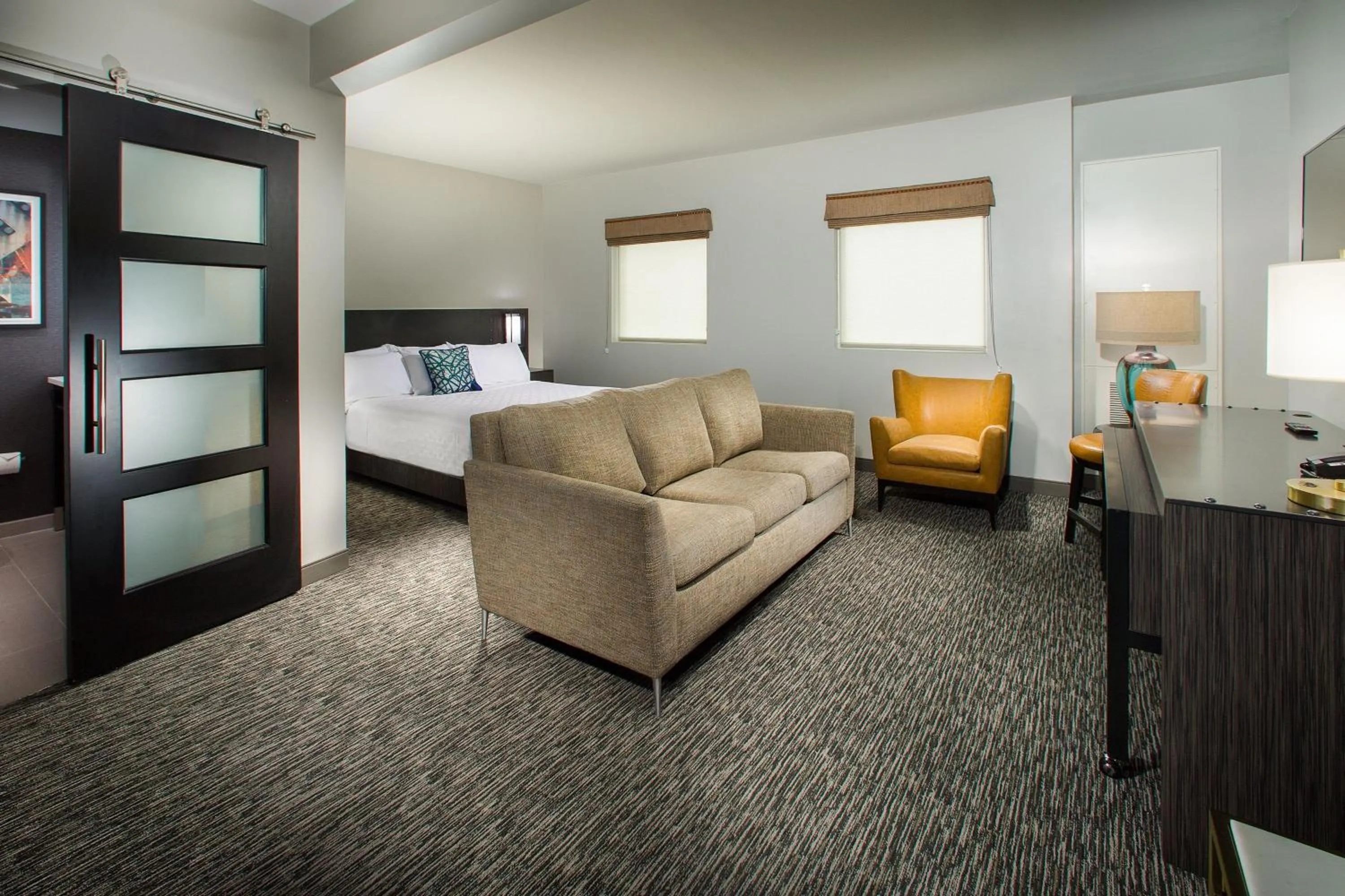 Photo of the whole room, Bed in The Elmore Hotel, DFW Southlake, a Tribute Portfolio Hotel