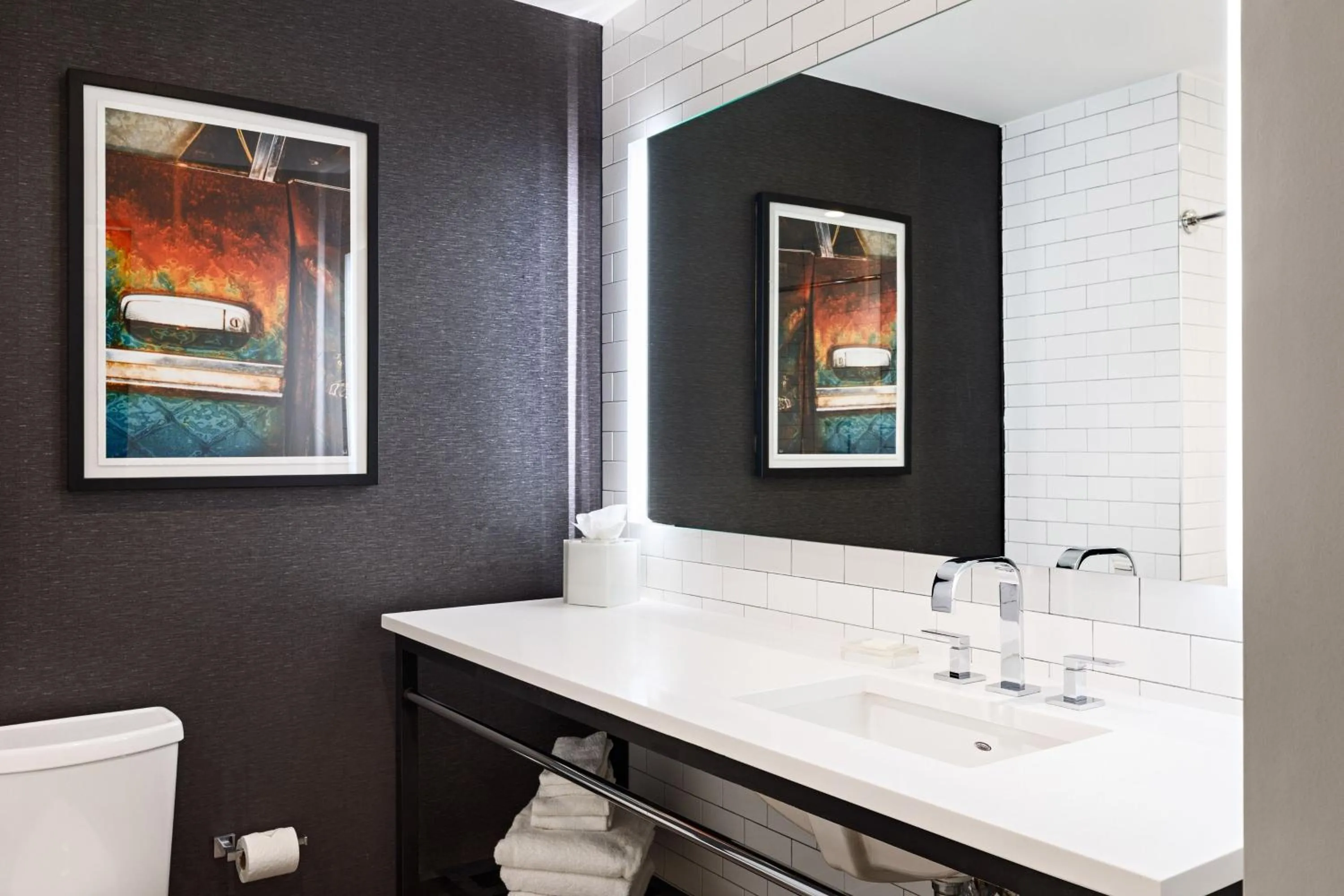 Bathroom in The Elmore Hotel, DFW Southlake, a Tribute Portfolio Hotel