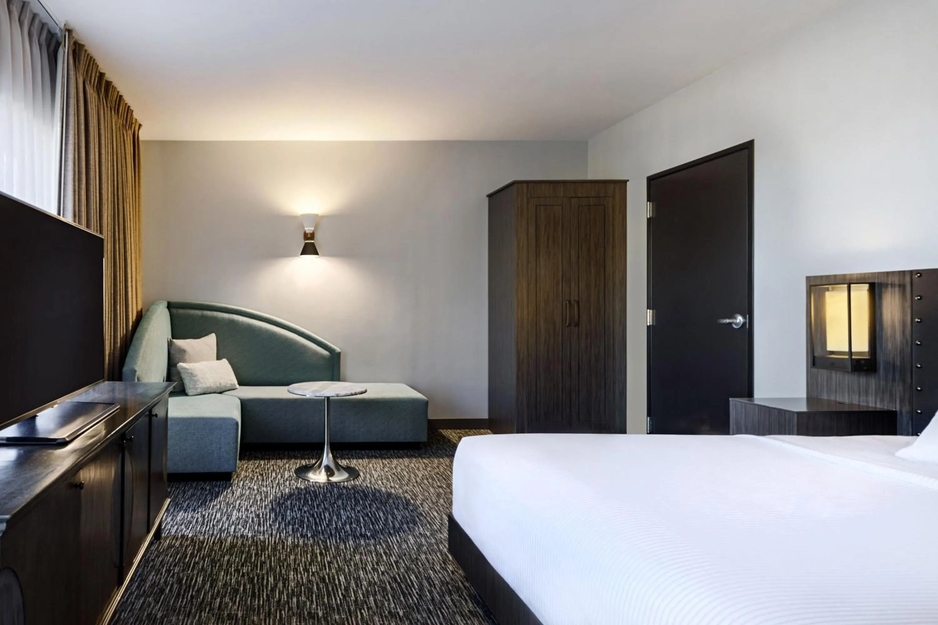 Photo of the whole room, Bed in The Elmore Hotel, DFW Southlake, a Tribute Portfolio Hotel
