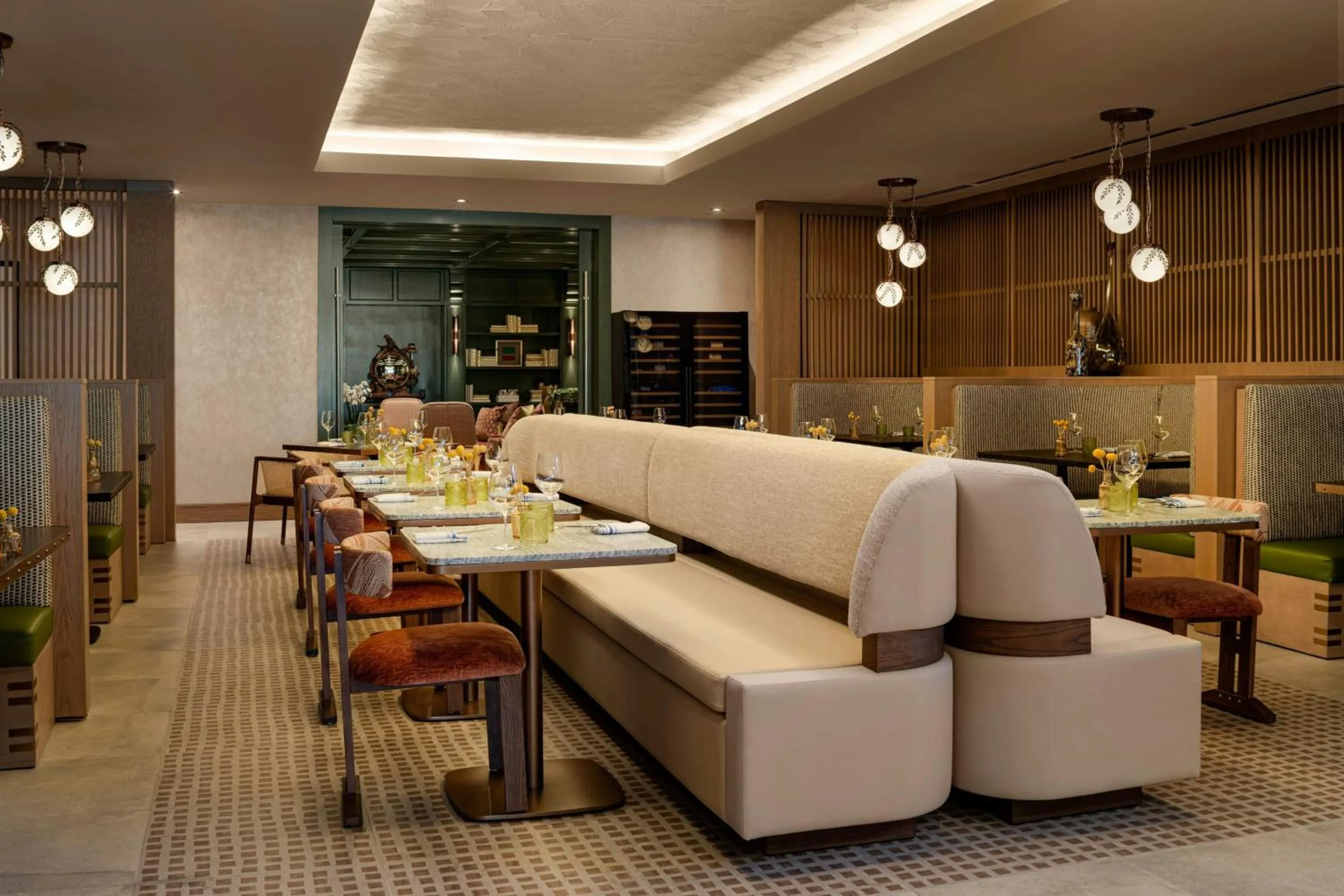 Lounge or bar in The Elmore Hotel, DFW Southlake, a Tribute Portfolio Hotel