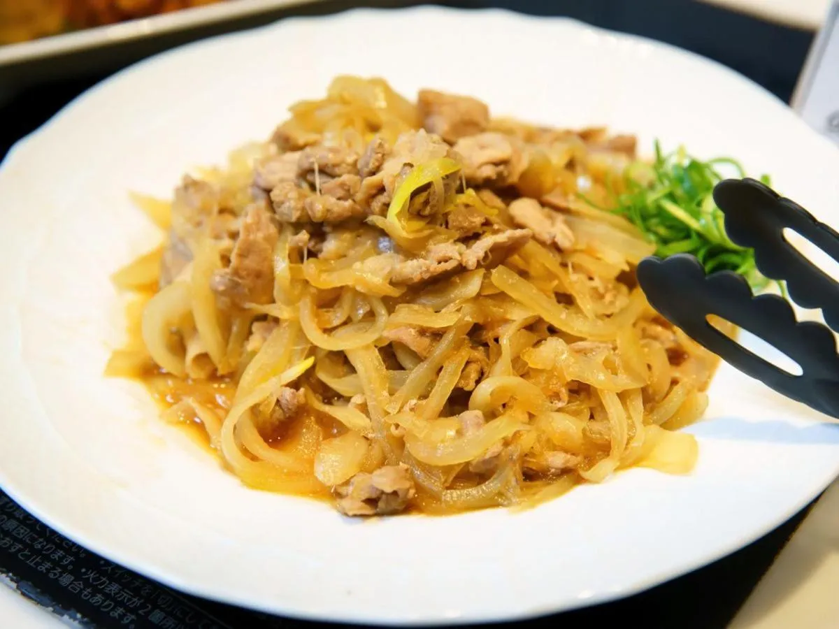 Restaurant/places to eat in Hotel Sakura Suite Osaka Juso