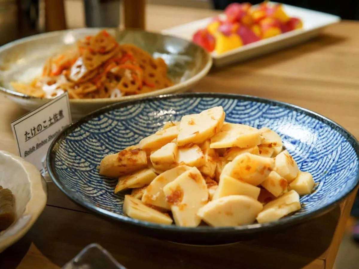 Restaurant/places to eat in Hotel Sakura Suite Osaka Juso