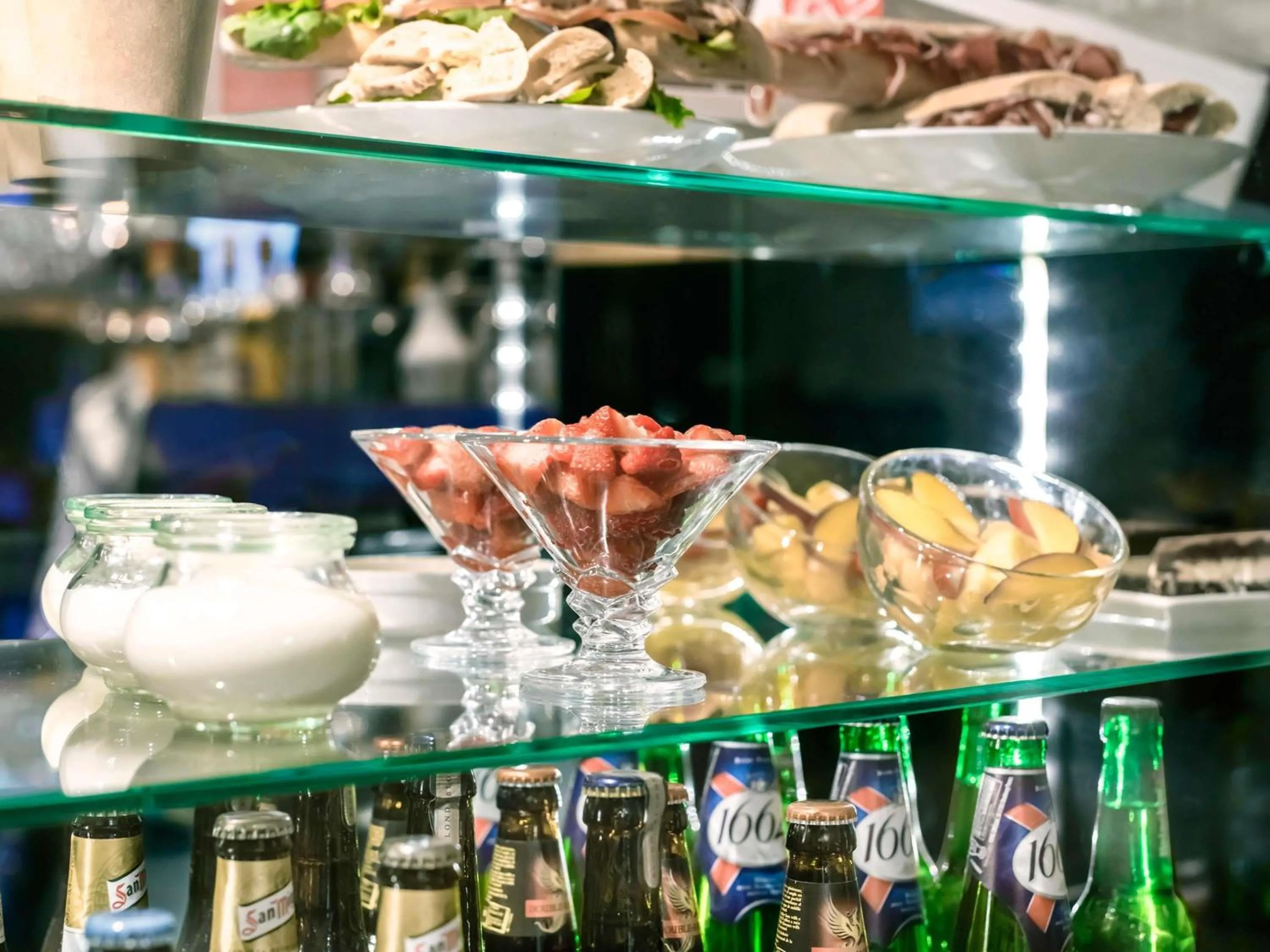 Lounge or bar in Novotel Guwahati GS Road