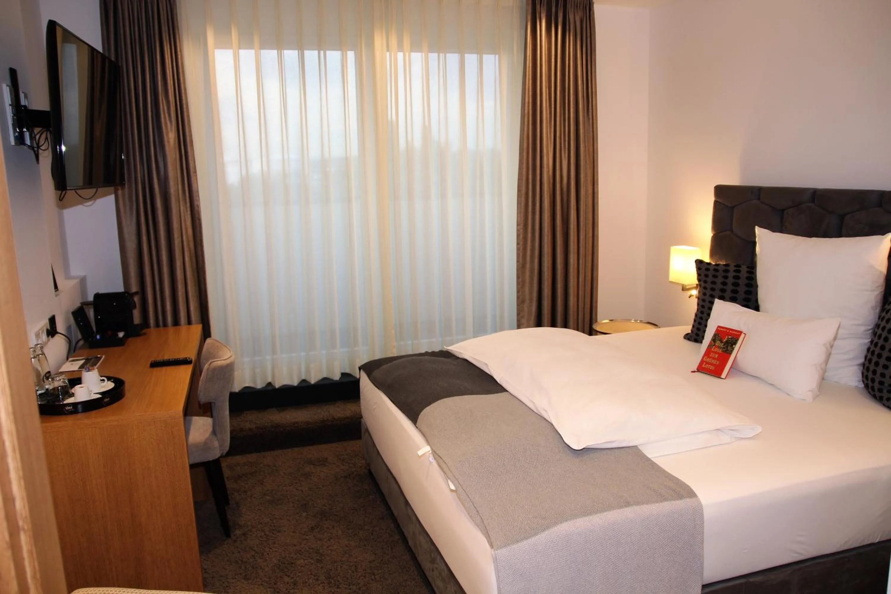 Photo of the whole room, Bed in Höll am Main