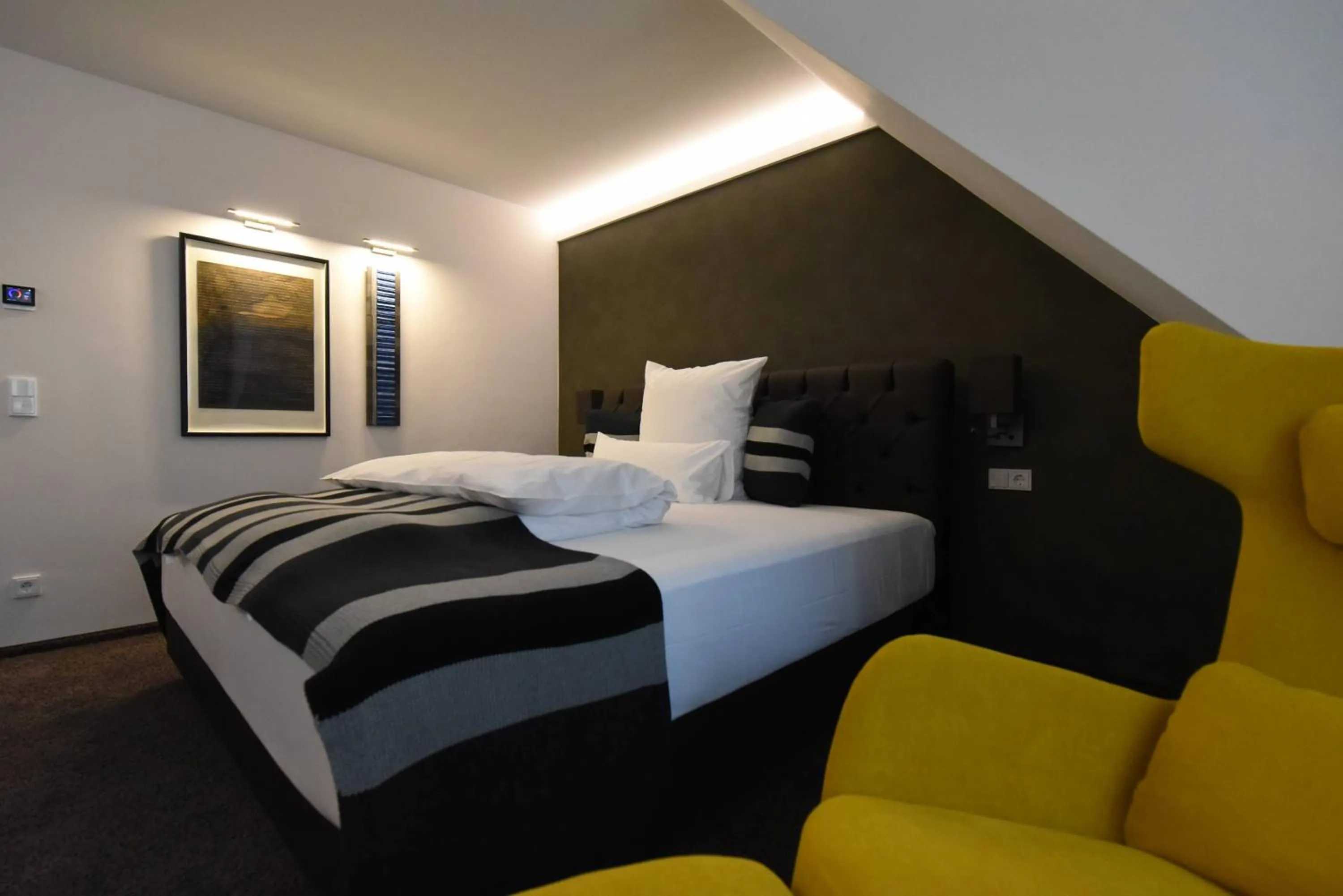 Photo of the whole room, Bed in Höll am Main