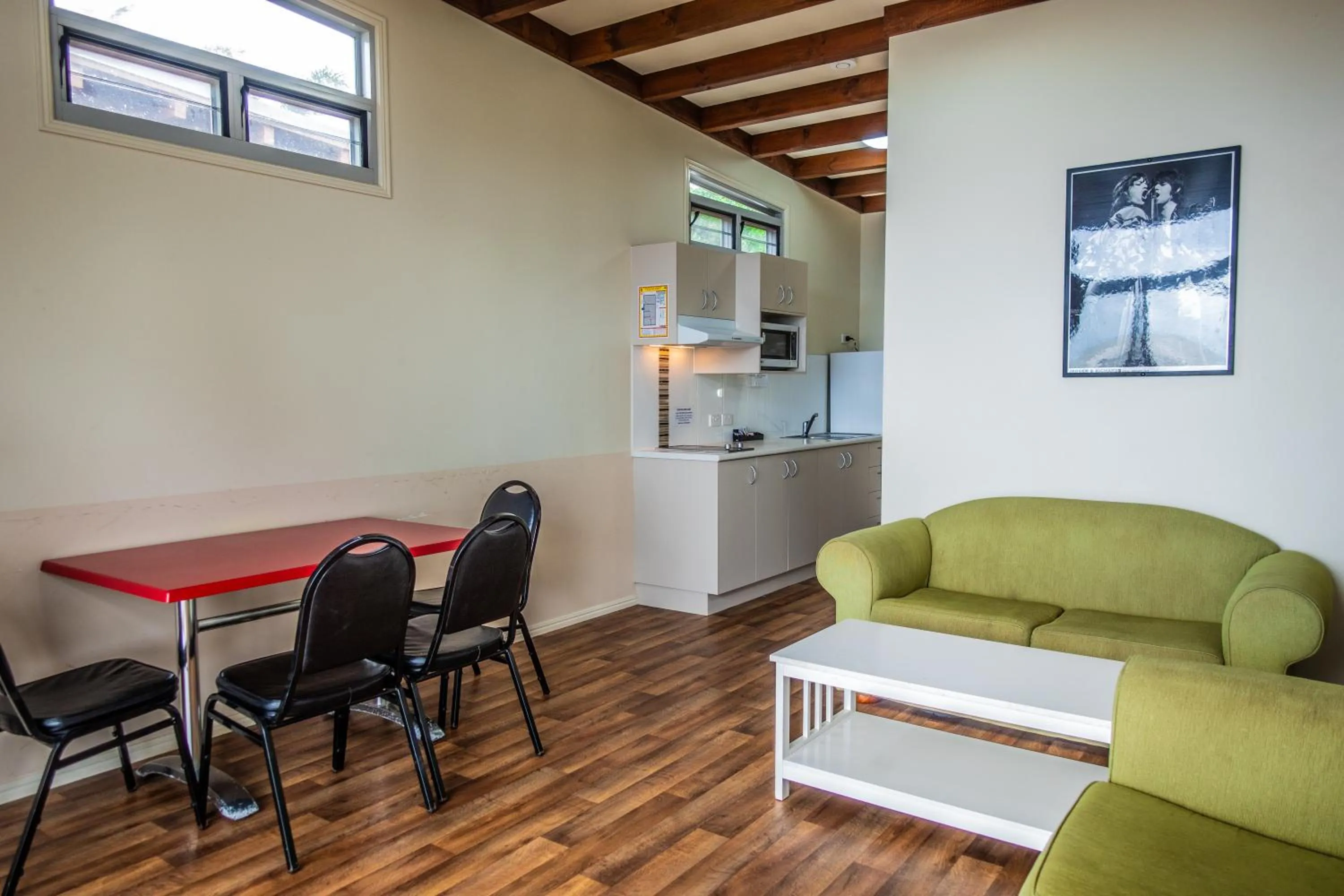 Kitchen or kitchenette in Tasman Holiday Parks - Rollingstone