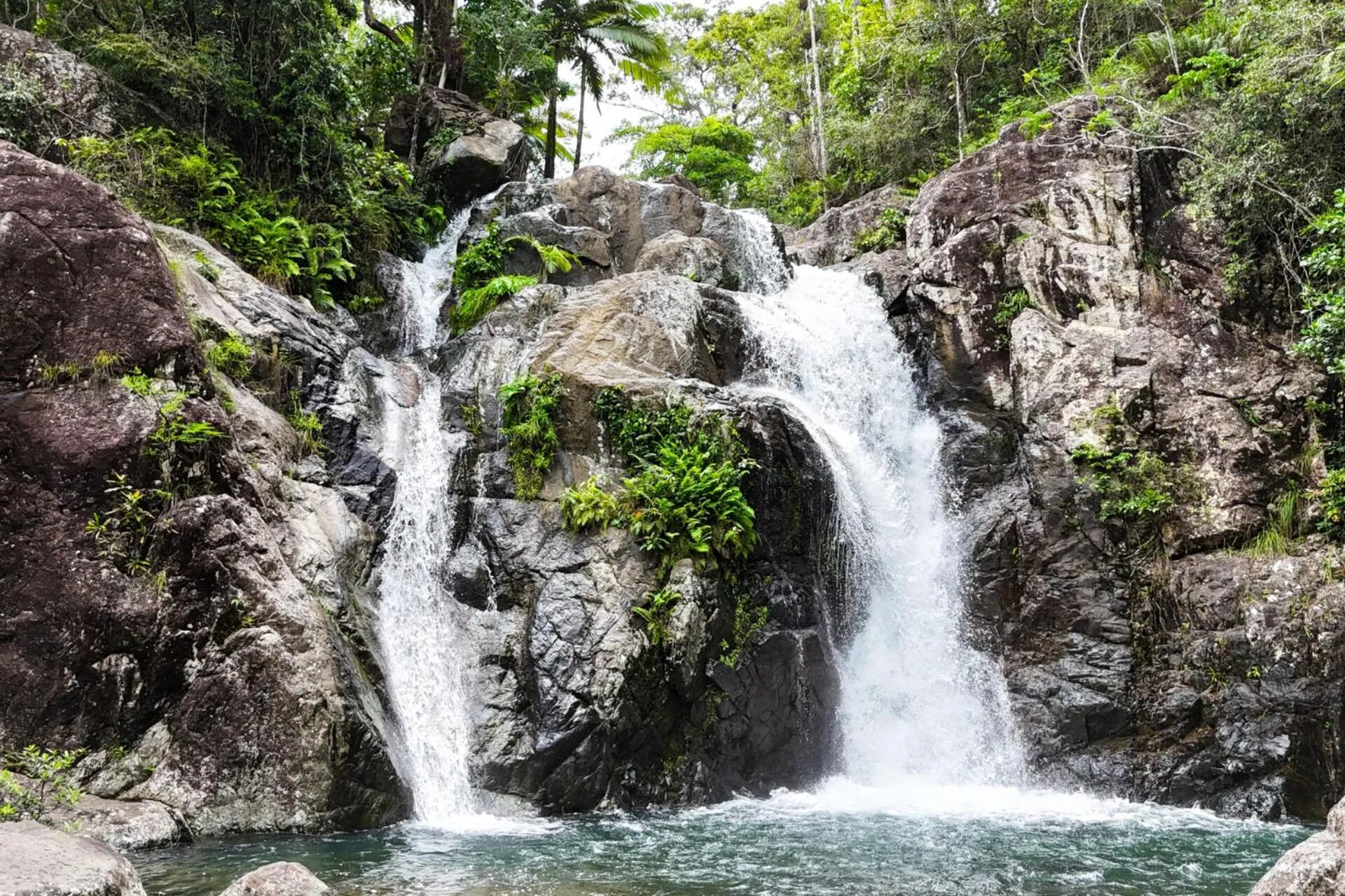 Nearby landmark in Tasman Holiday Parks - Rollingstone