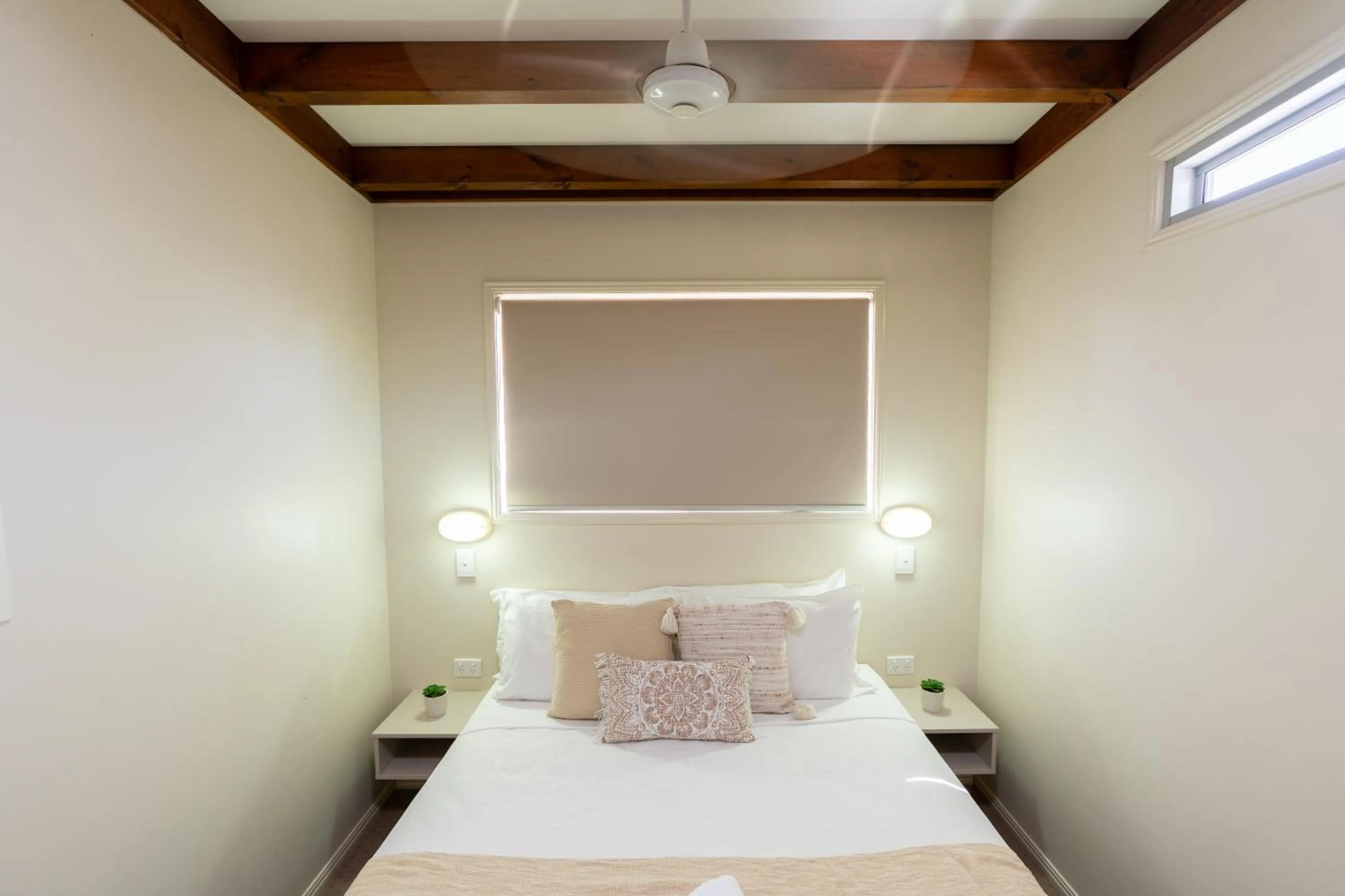 Bed in Tasman Holiday Parks - Rollingstone