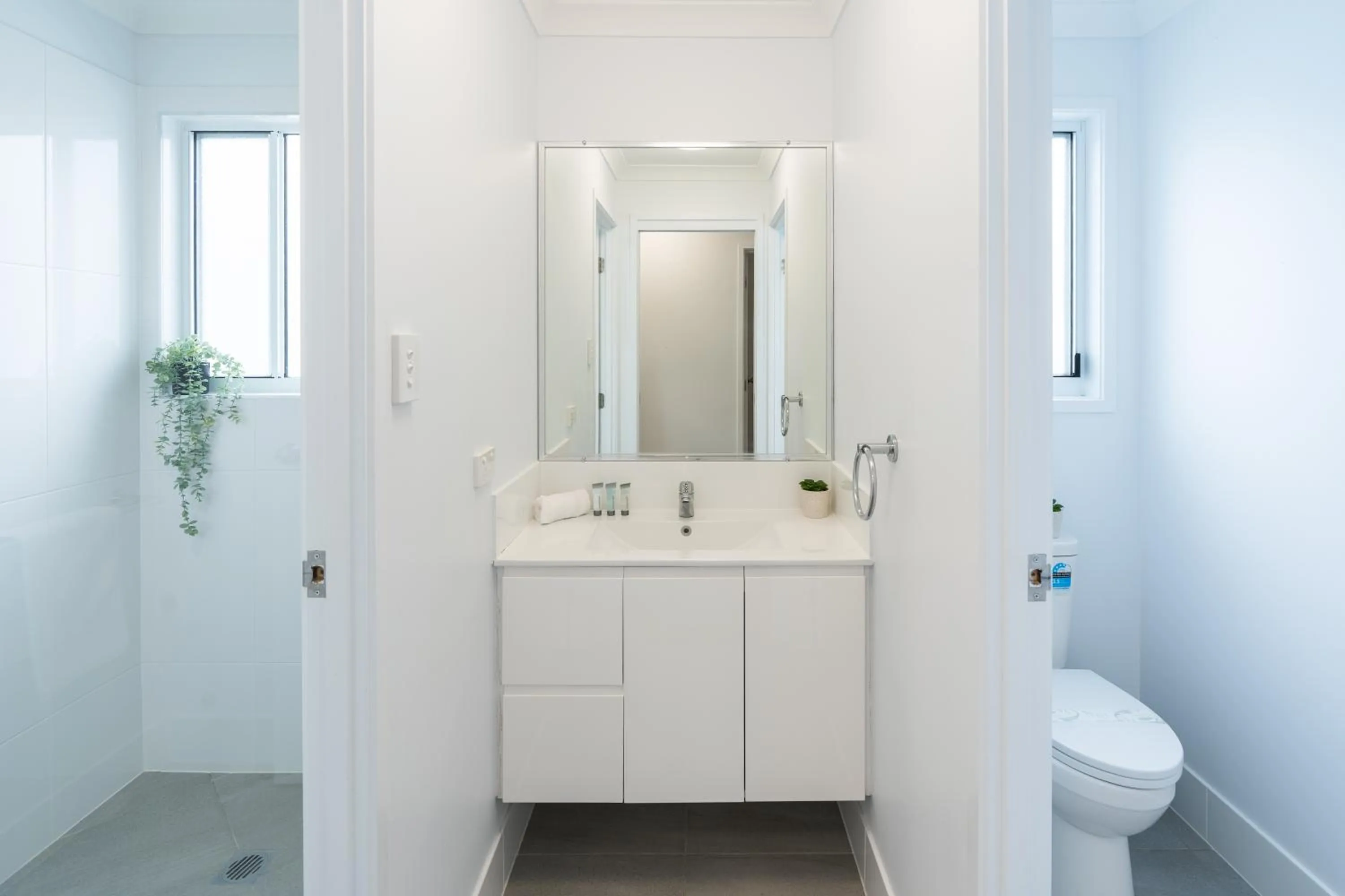 Shower in Tasman Holiday Parks - Rollingstone