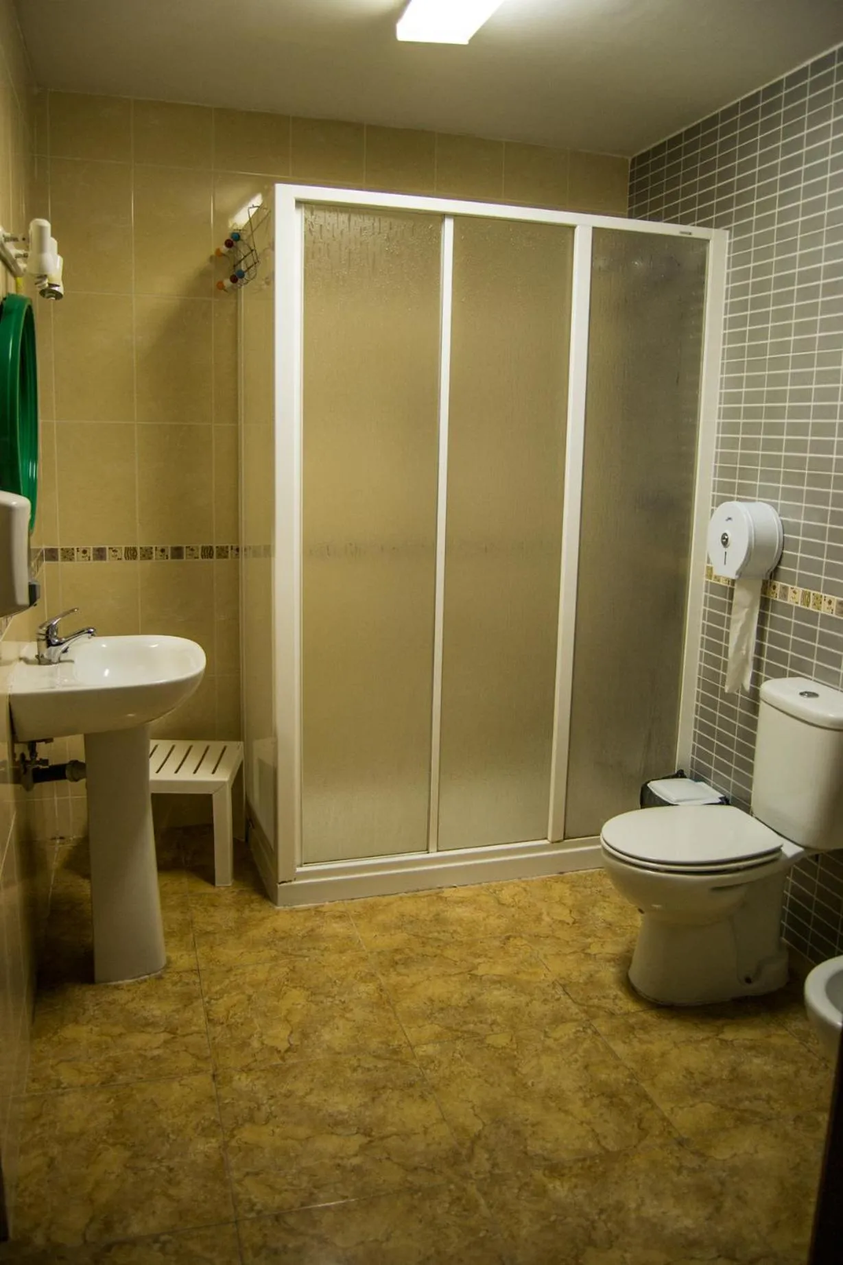 Shower in Pension Carretero