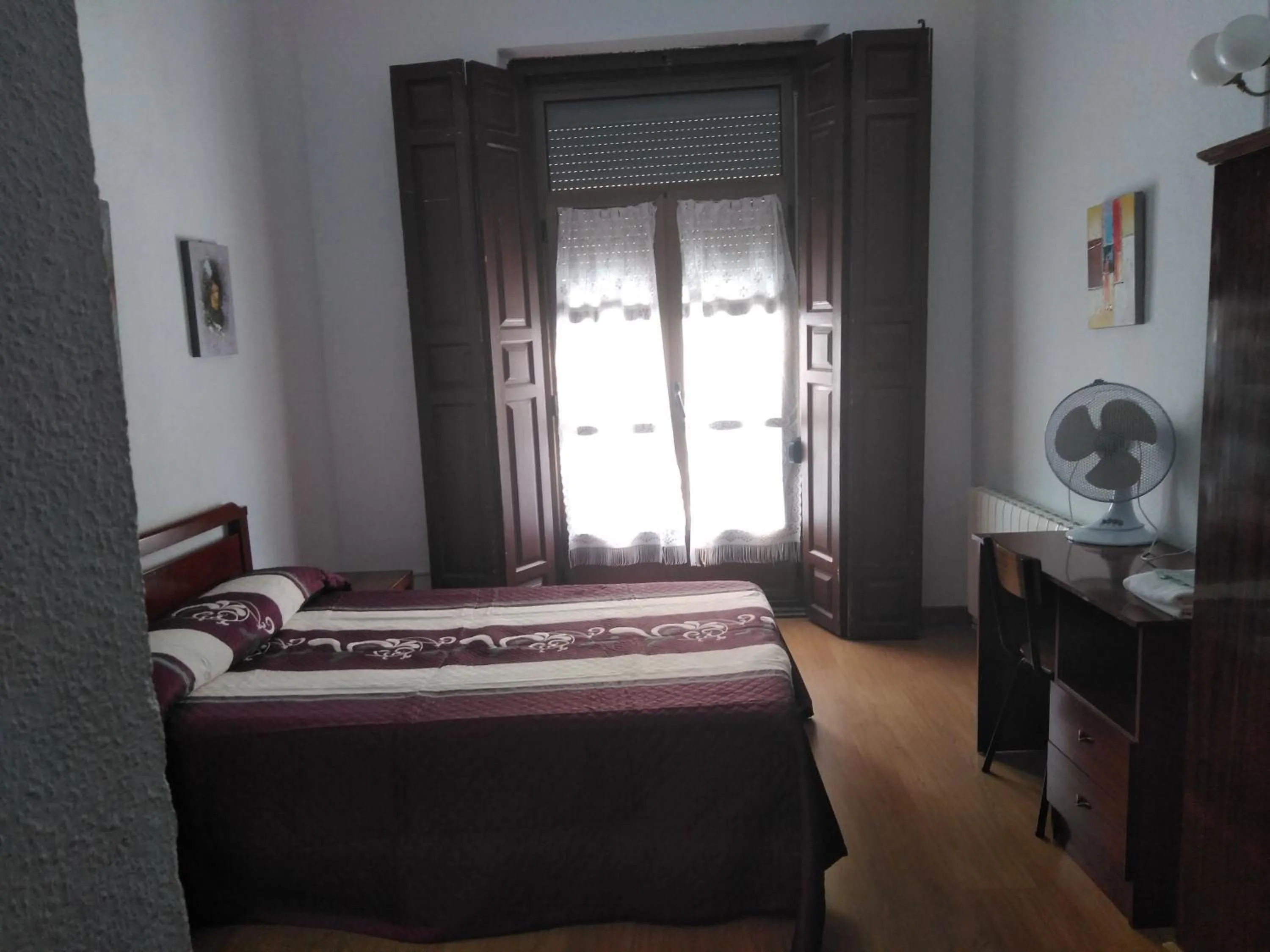Photo of the whole room, Bed in Pension Carretero