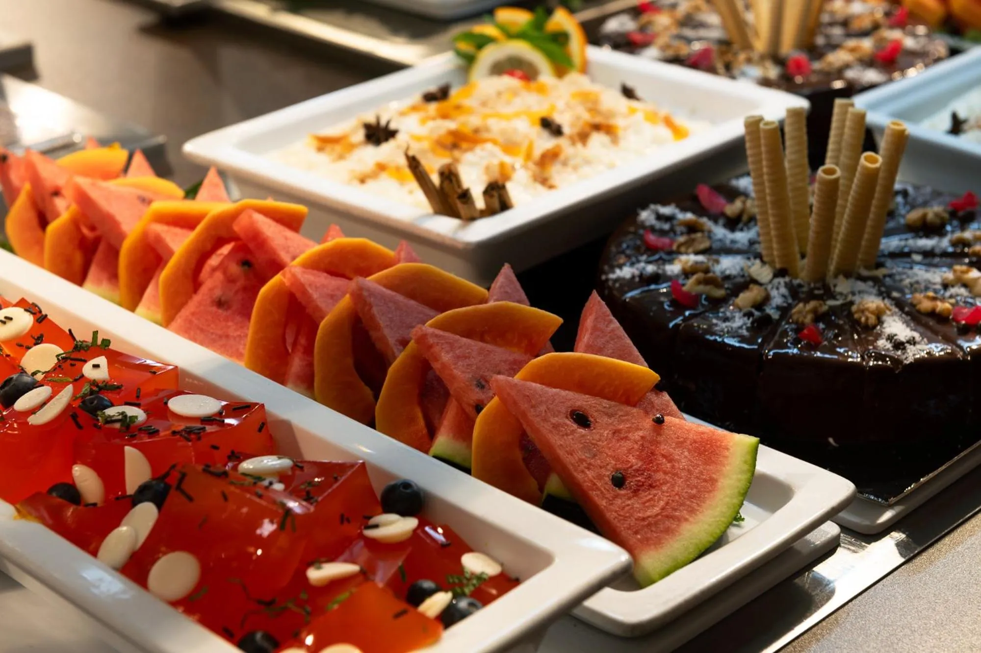 Restaurant/places to eat in Route Active Hotel