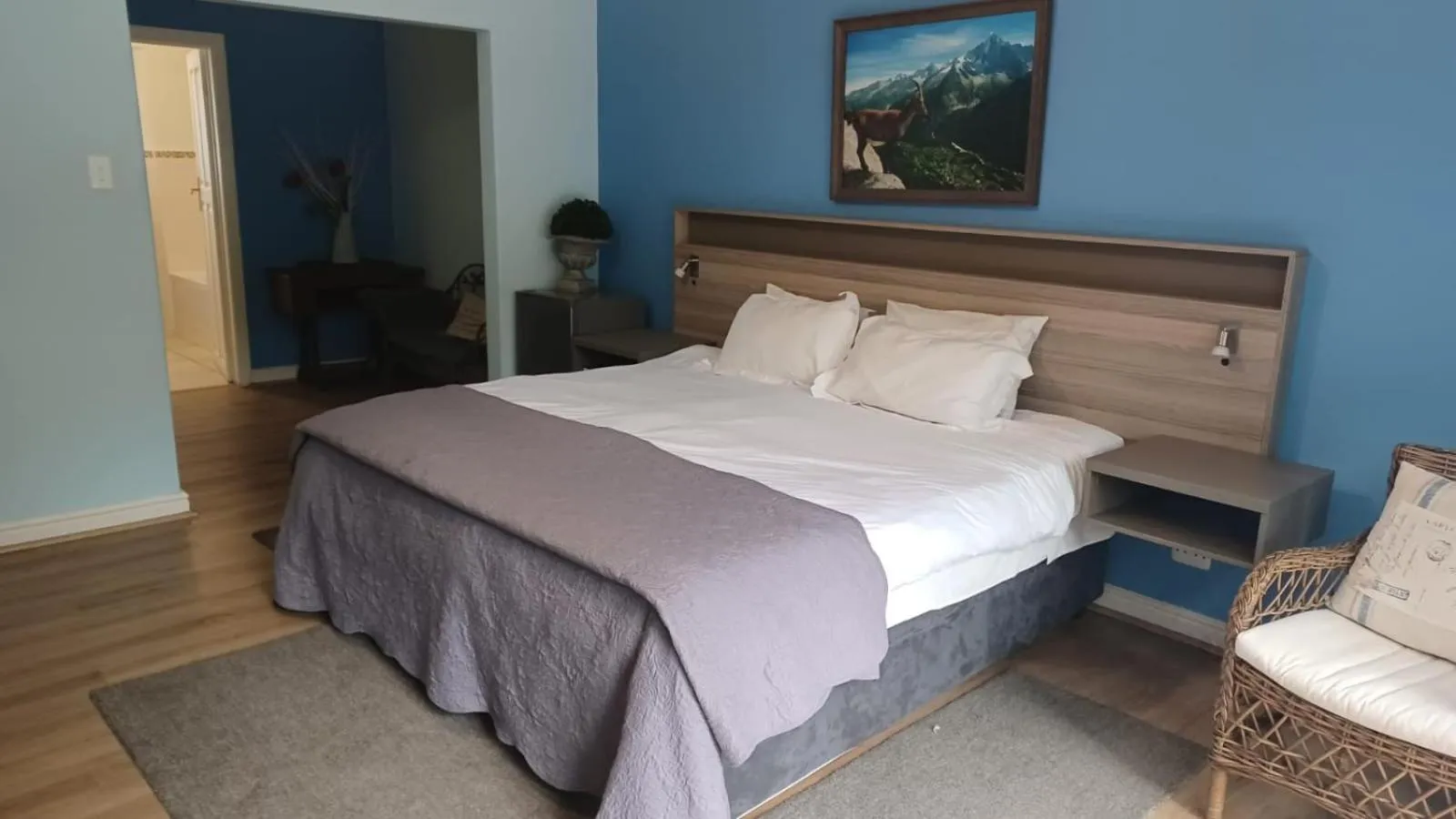 Bed in Outeniqua Inn