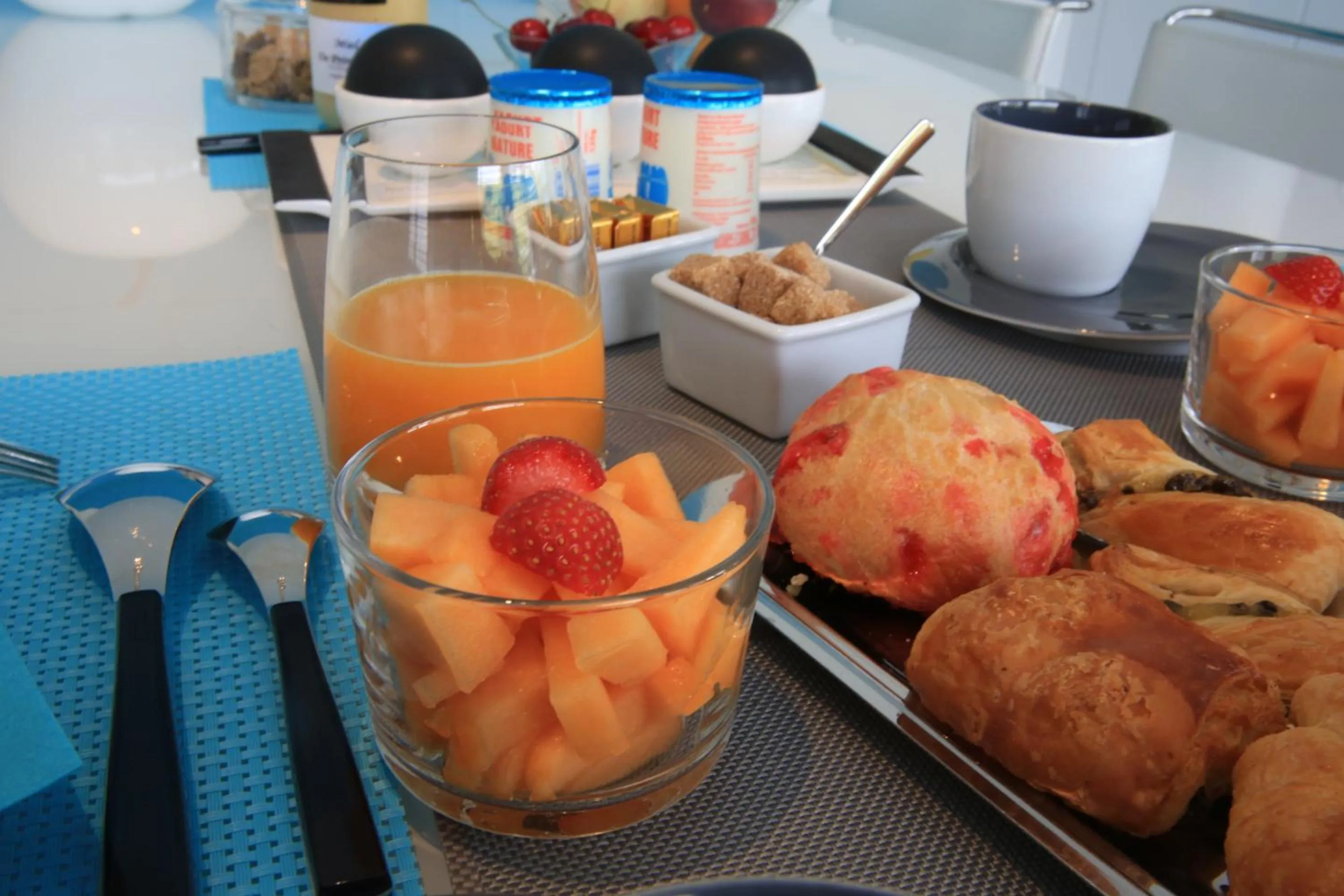 Continental breakfast in Maison Cube