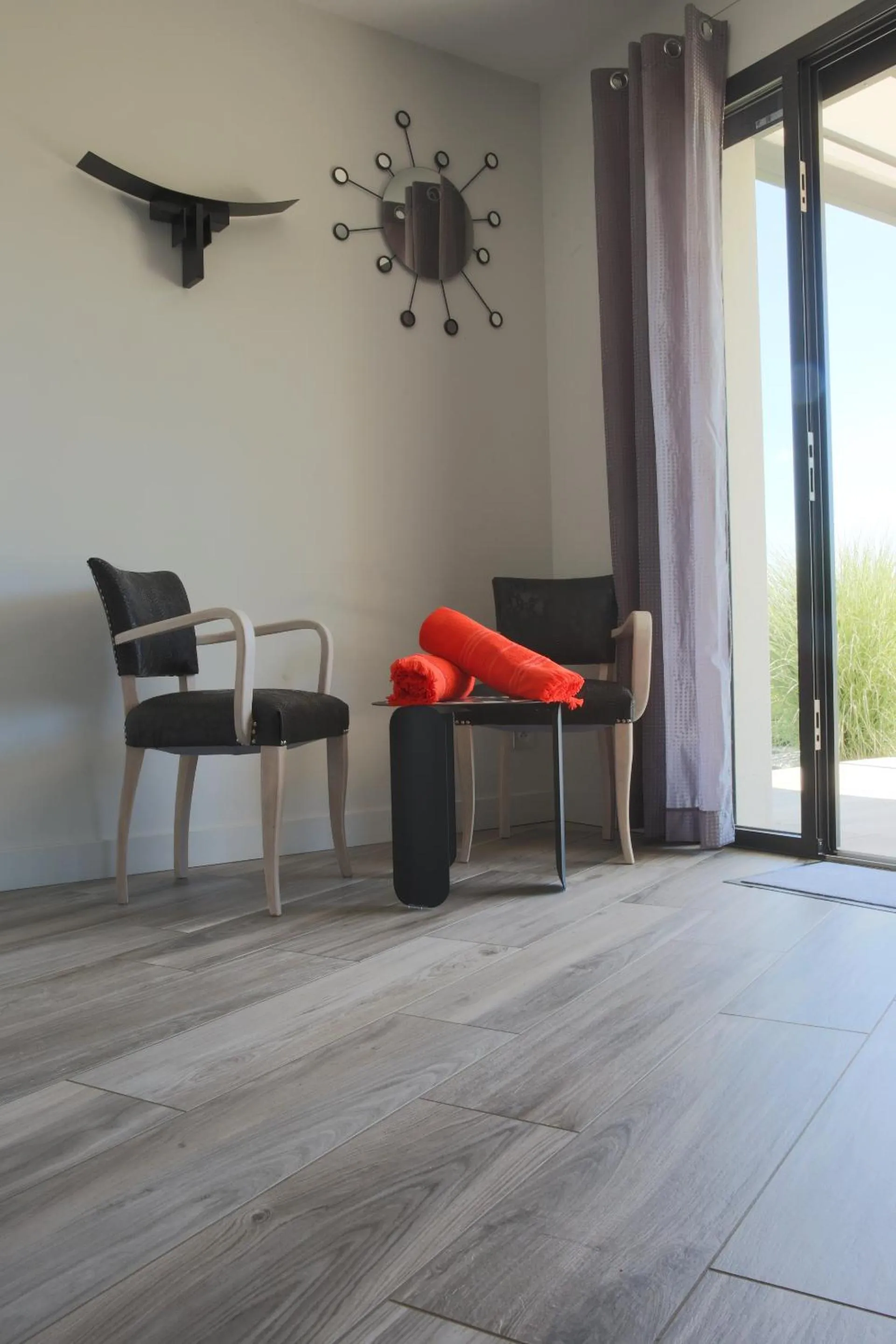 Seating area in Maison Cube