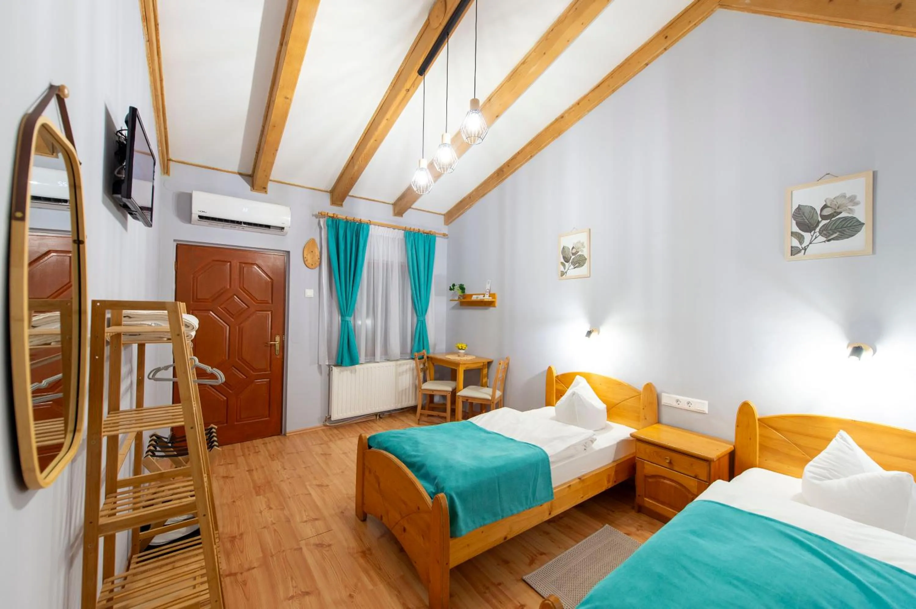 Twin Room - single occupancy in Korona Panzió