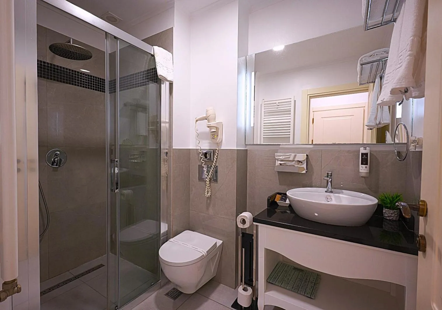 Toilet in Old Town Boutique Hotel