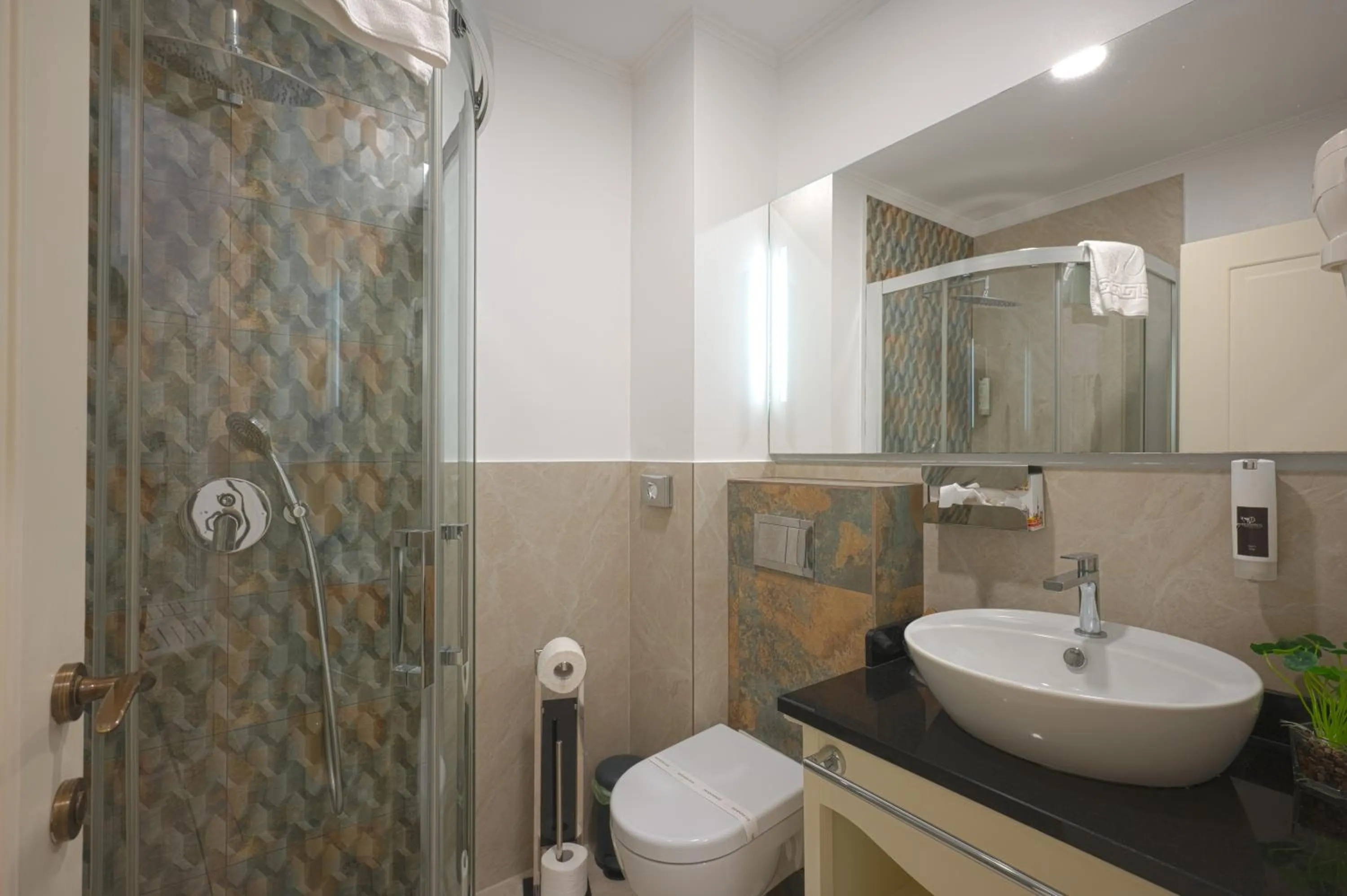 Toilet in Old Town Boutique Hotel