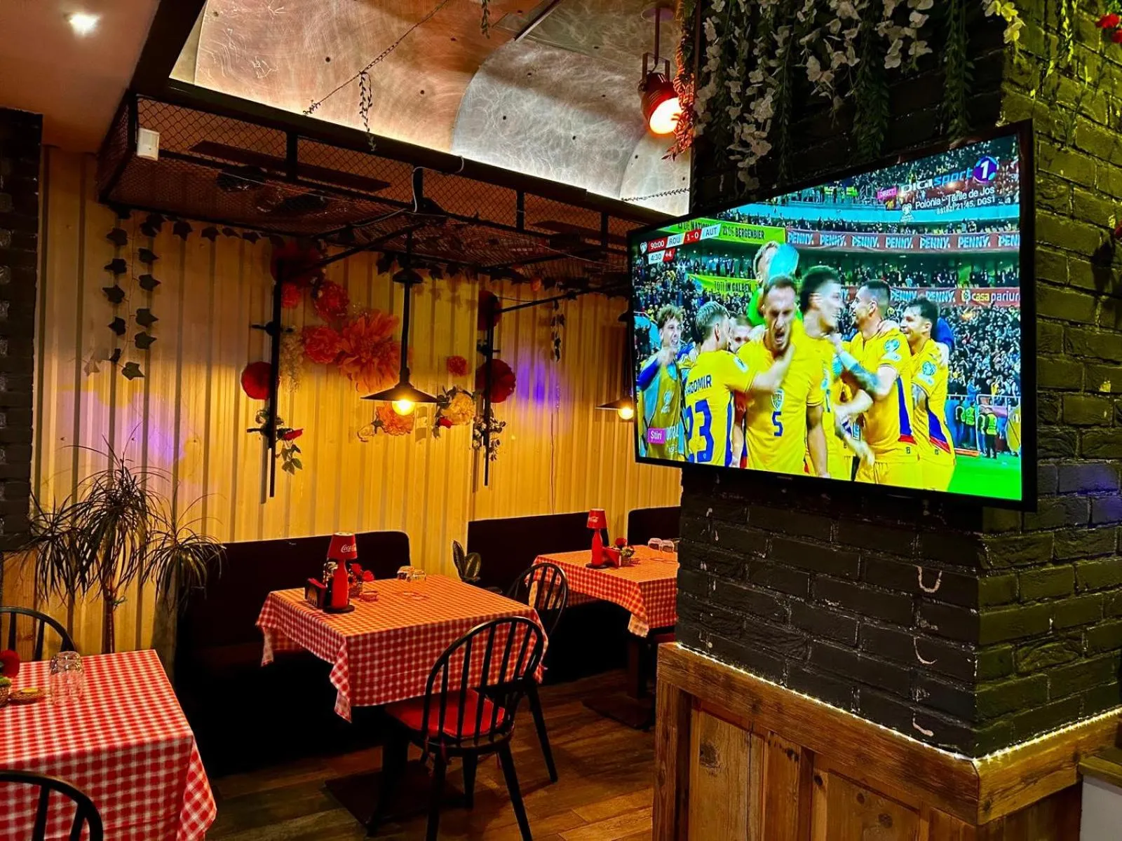 Restaurant/places to eat in Old Town Boutique Hotel