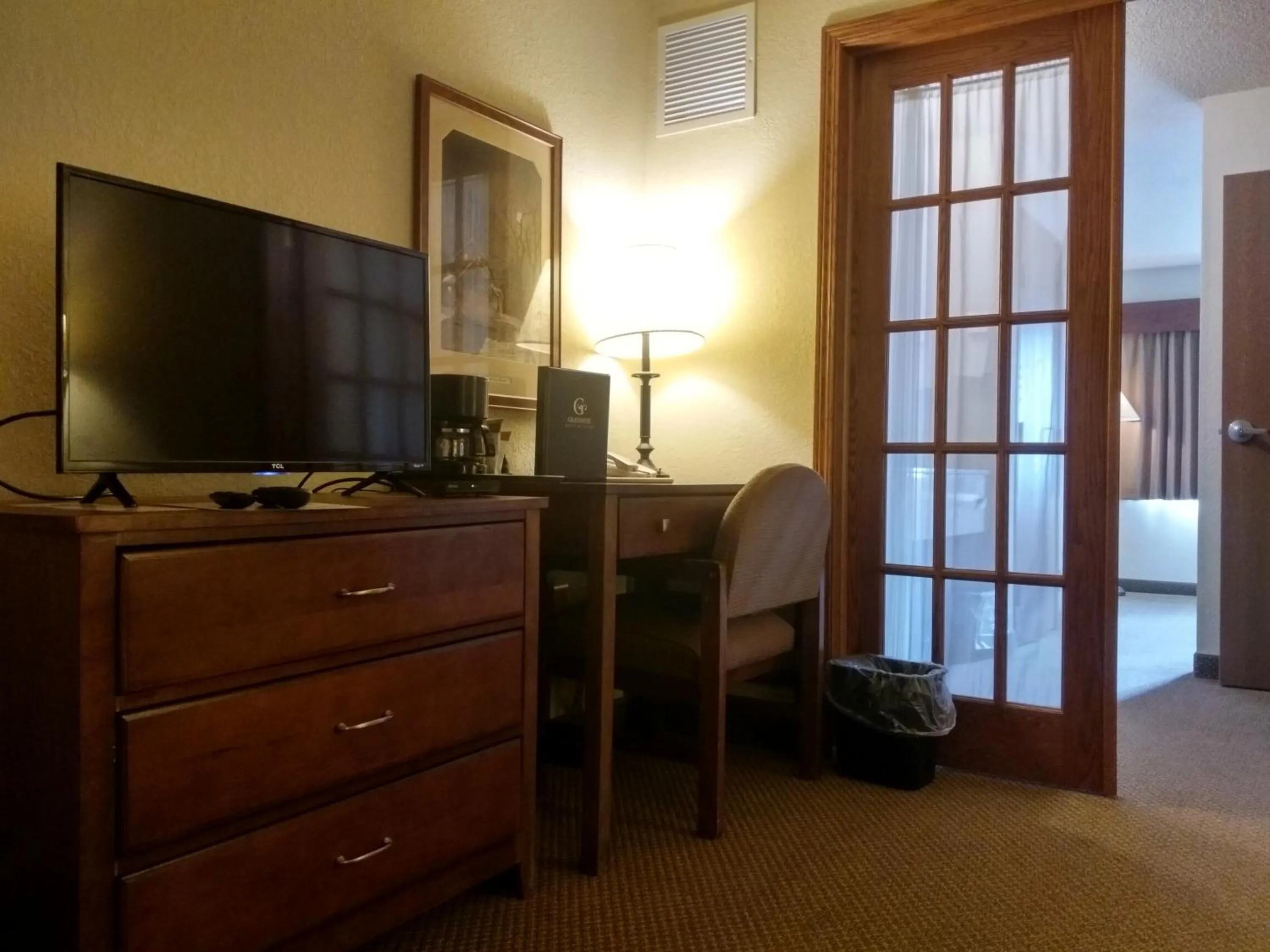 Madelia Hotel & Suites