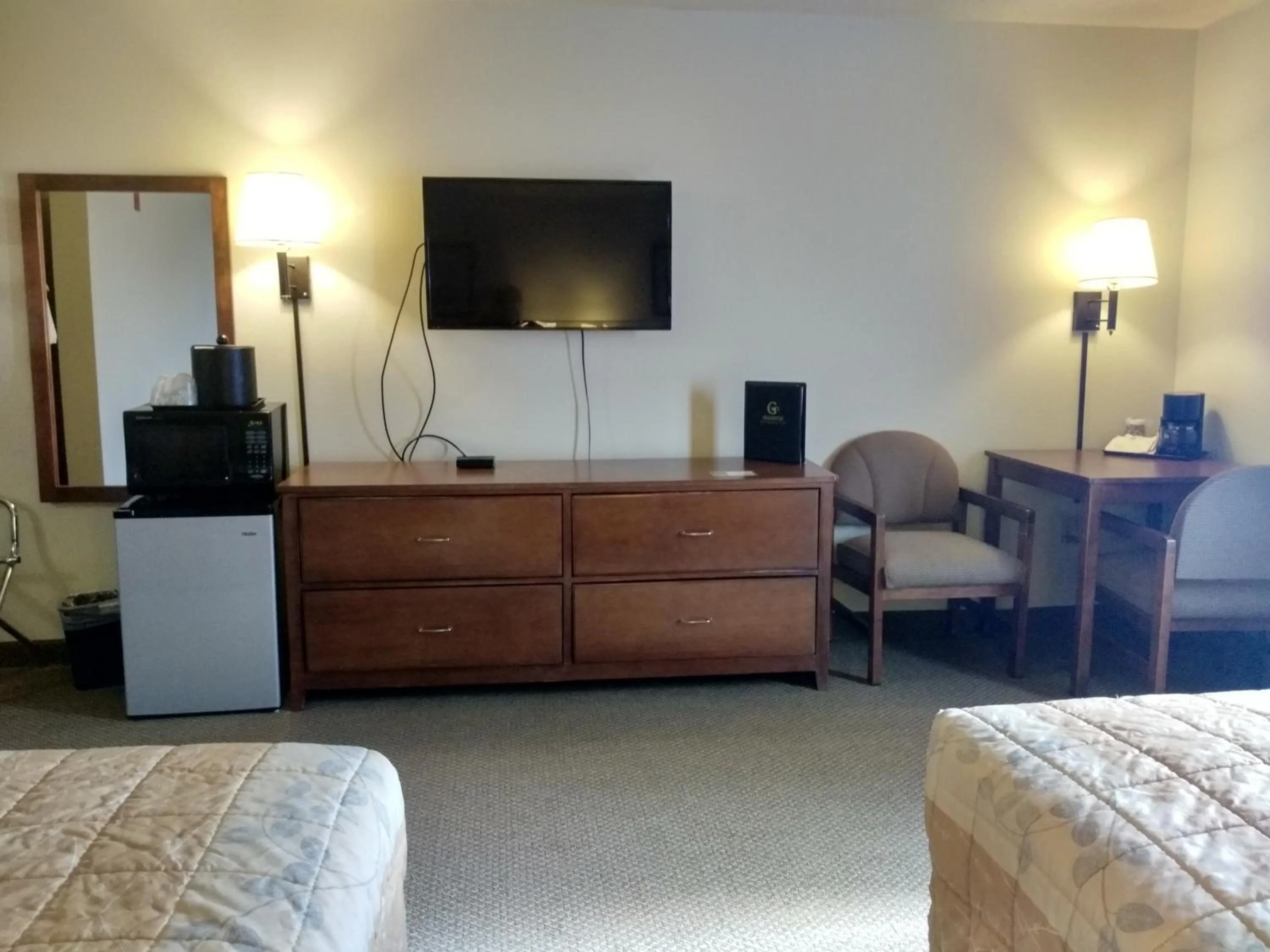 Madelia Hotel & Suites