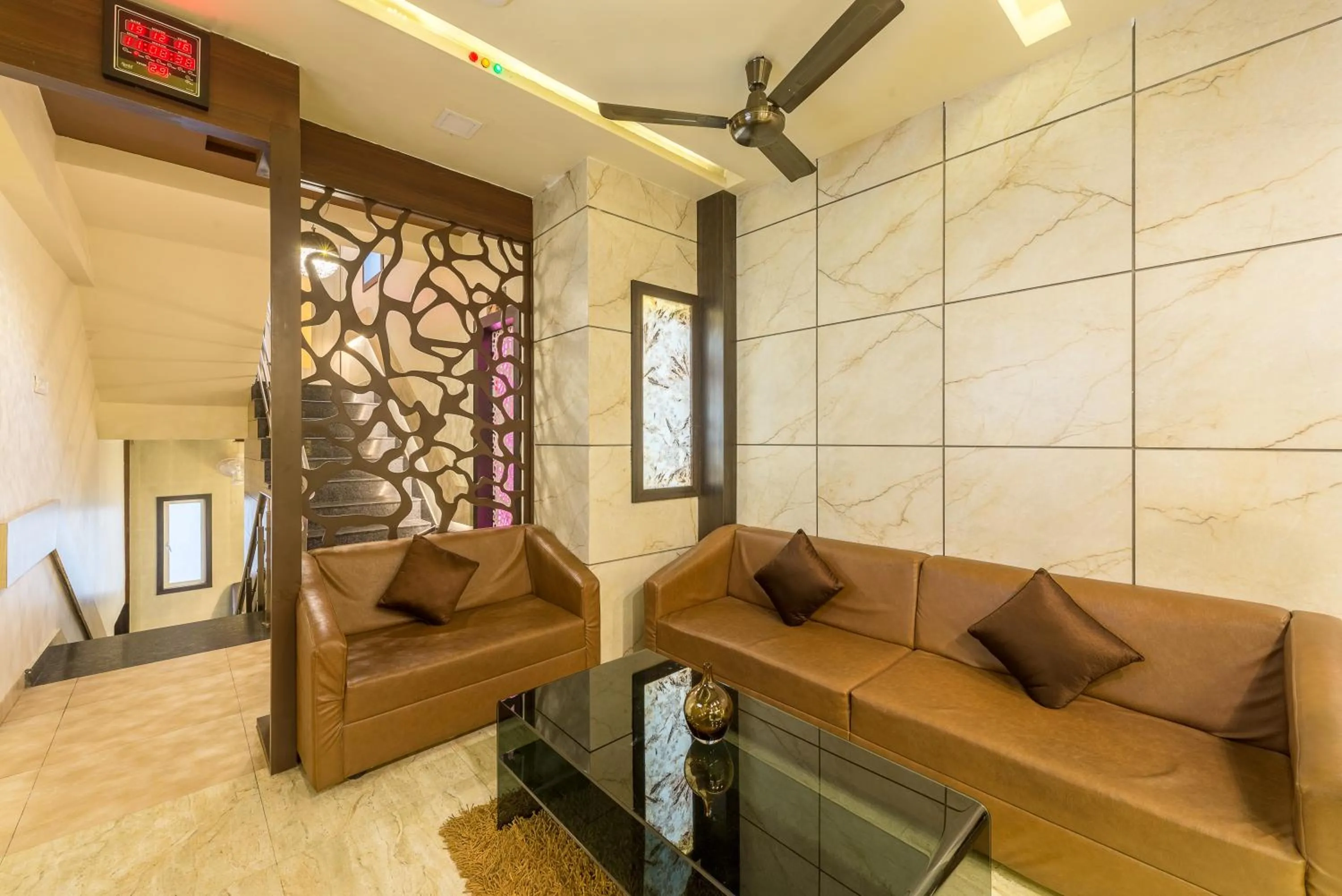 Lobby or reception in Treebo Nestlay Airport Alandur