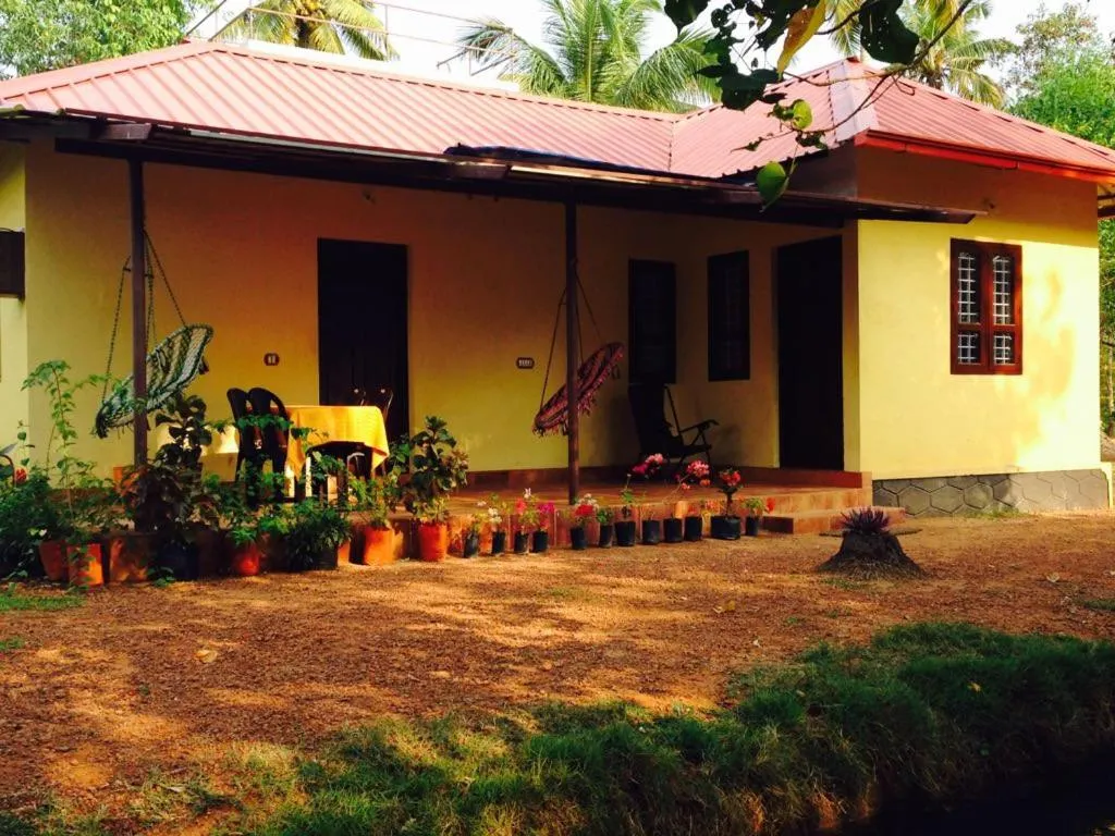 Budget Double Room in Munroe Eco Camp