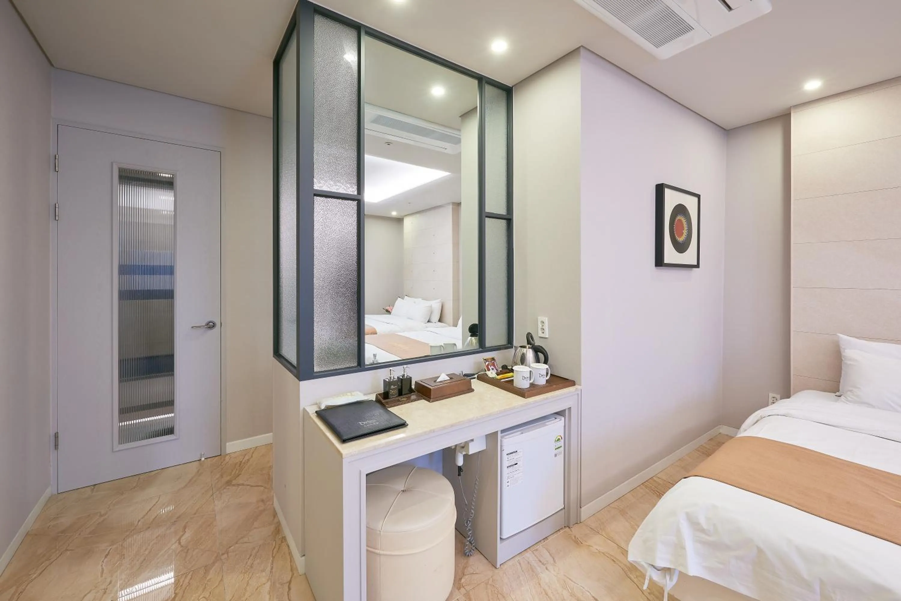 Photo of the whole room, Bed in Dubai Hotel